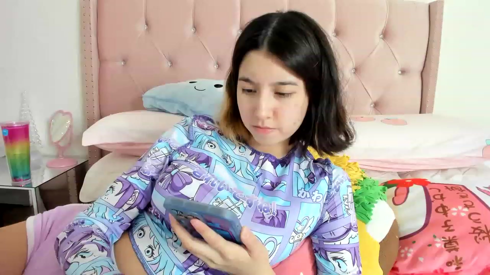 Gallery image thumbnail from Cherrycute666's myfreecams stream on, 12/15/2022, 17:42 image 17 of 20