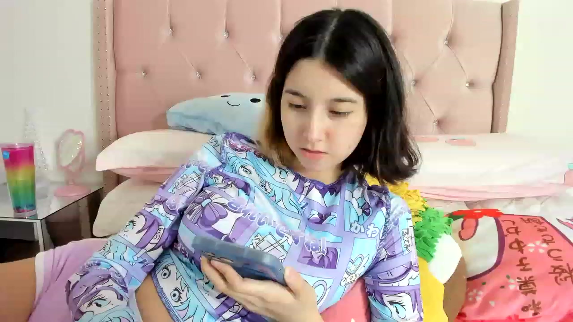 Gallery image thumbnail from Cherrycute666's myfreecams stream on, 12/15/2022, 17:42 image 15 of 20