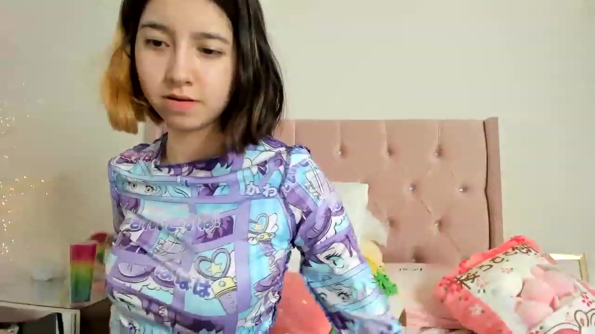 Gallery image thumbnail from Cherrycute666's myfreecams stream on, 12/16/2022, 10:53 image 13 of 20