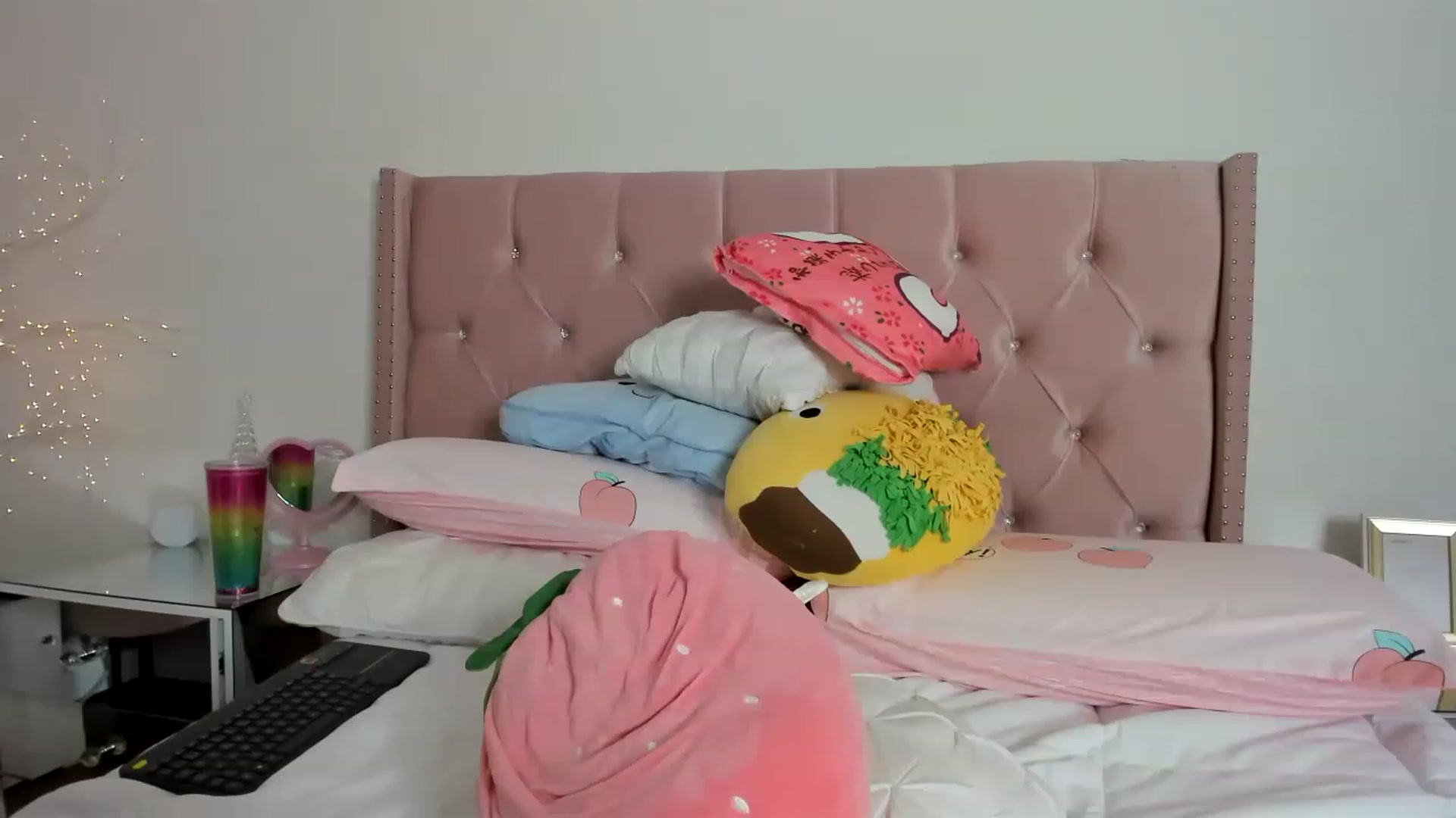 Gallery image thumbnail from Cherrycute666's myfreecams stream on, 12/16/2022, 10:53 image 9 of 20