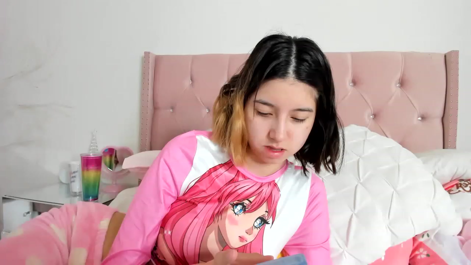 Gallery image thumbnail from Cherrycute666's myfreecams stream on, 12/17/2022, 01:03 image 9 of 20