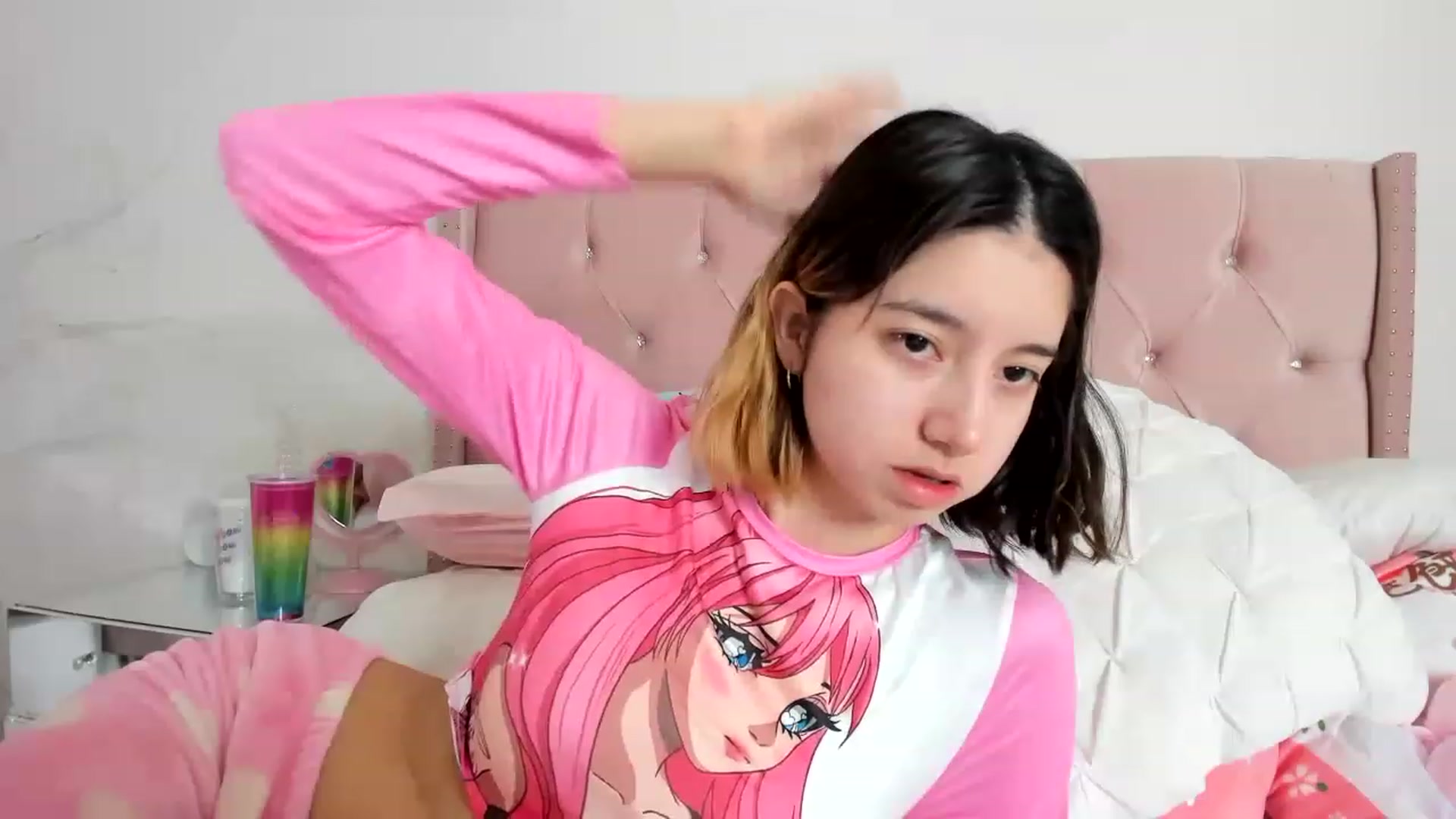 Gallery image thumbnail from Cherrycute666's myfreecams stream on, 12/17/2022, 01:03 image 14 of 20