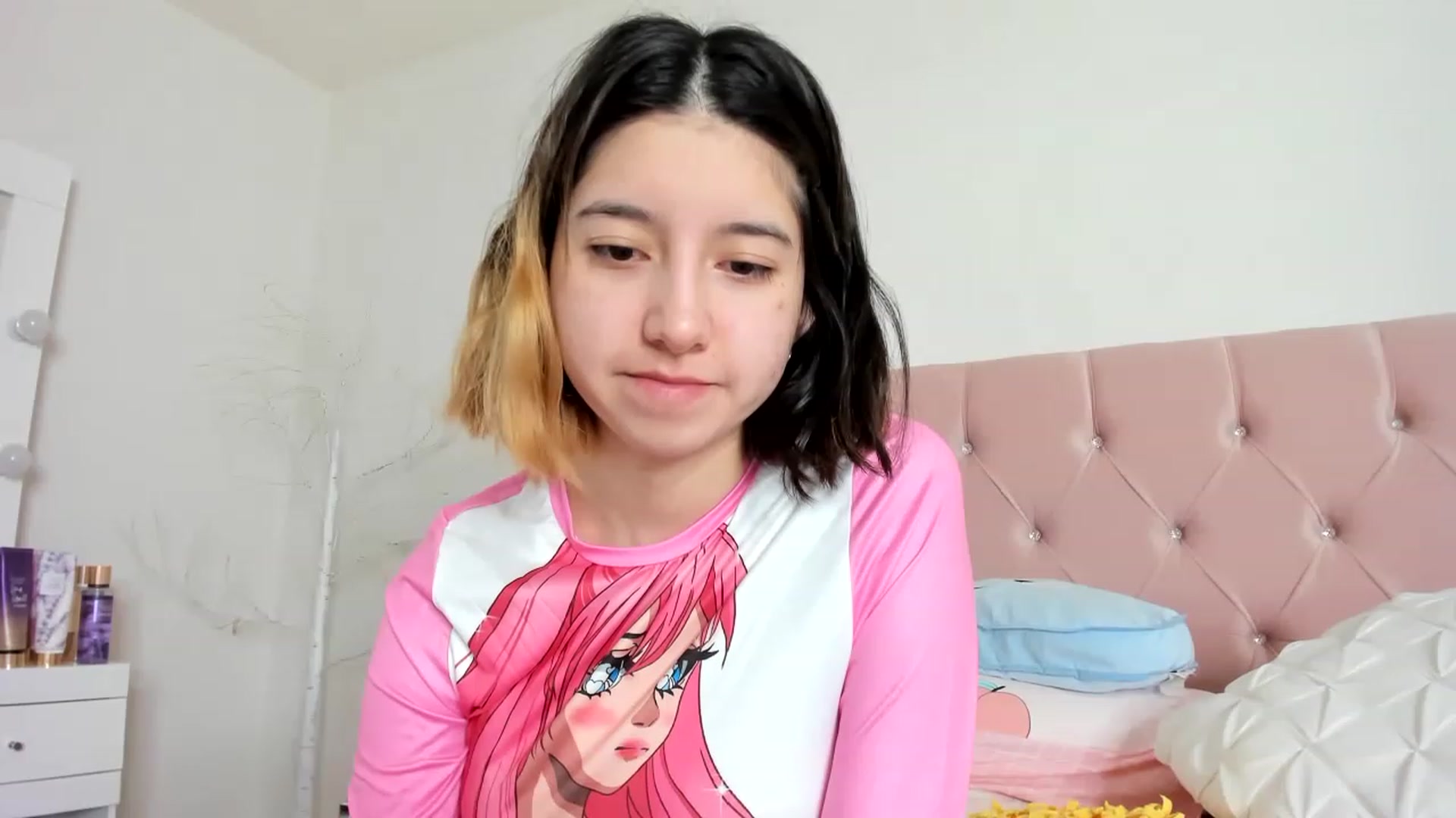 Gallery image thumbnail from Cherrycute666's myfreecams stream on, 12/17/2022, 01:03 image 3 of 20