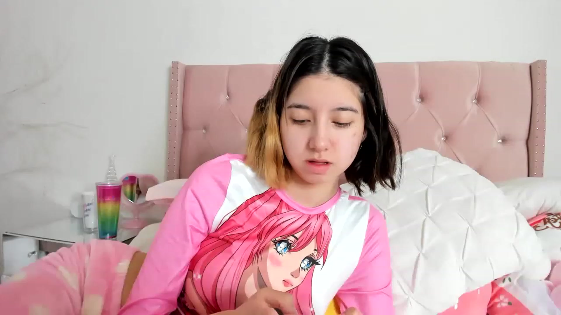 Gallery image thumbnail from Cherrycute666's myfreecams stream on, 12/17/2022, 01:03 image 8 of 20