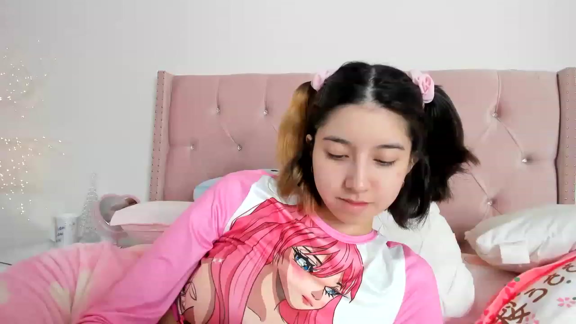 Gallery image thumbnail from Cherrycute666's myfreecams stream on, 12/17/2022, 03:57 image 9 of 20