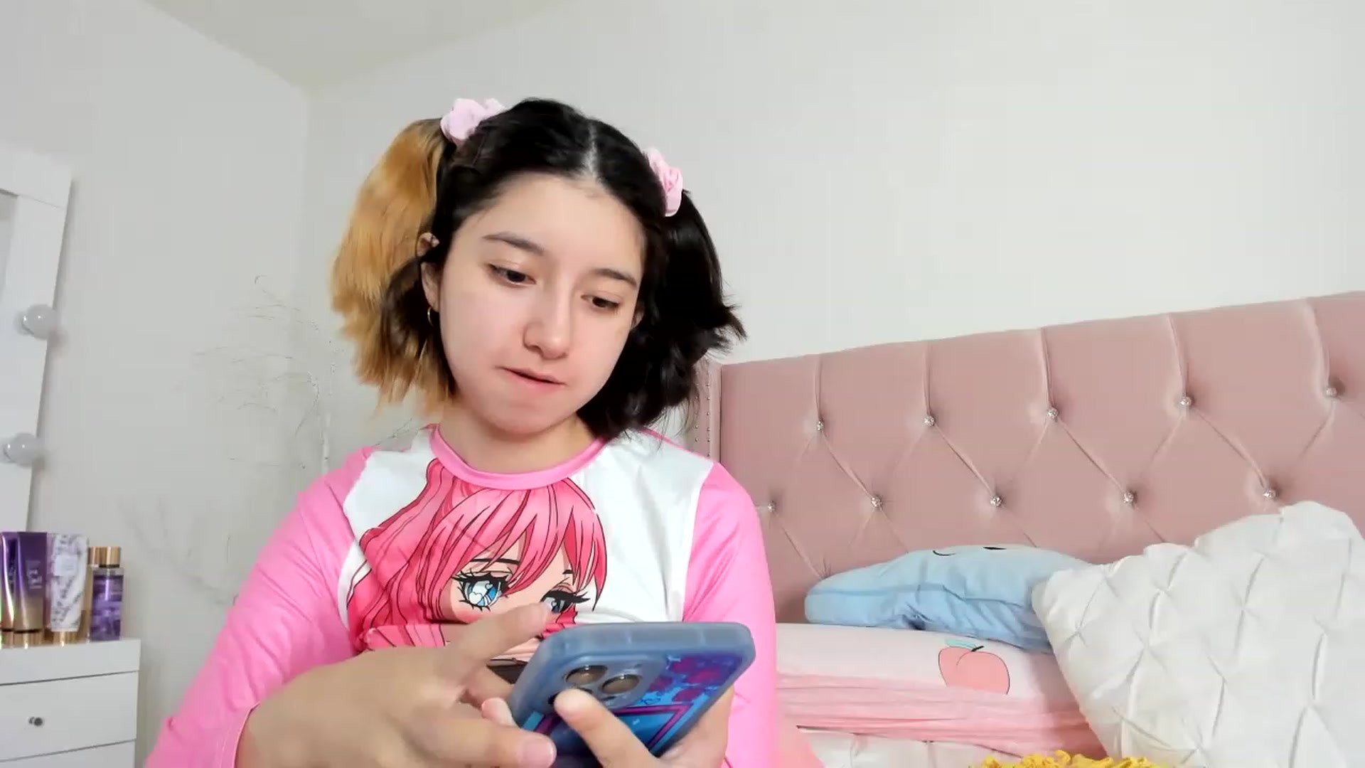 Gallery image thumbnail from Cherrycute666's myfreecams stream on, 12/17/2022, 03:57 image 6 of 20