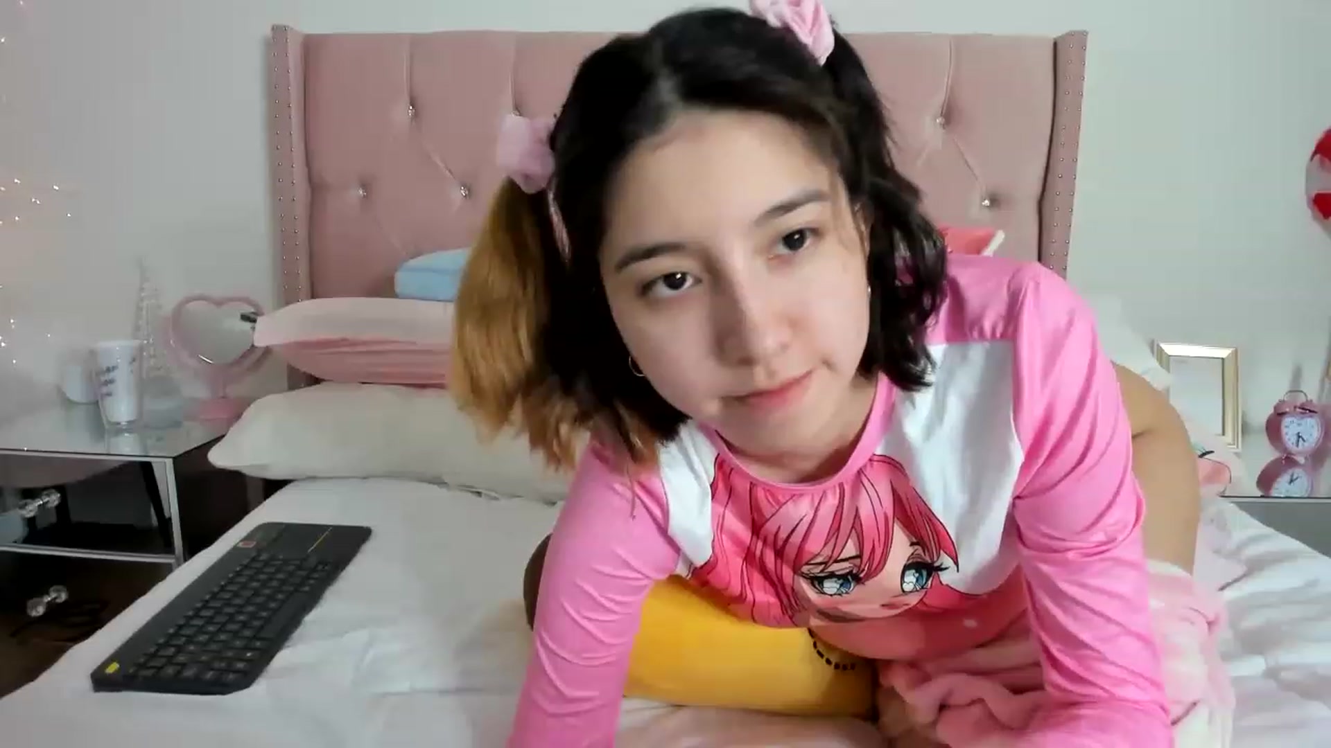 Gallery image thumbnail from Cherrycute666's myfreecams stream on, 12/17/2022, 05:21 image 10 of 20