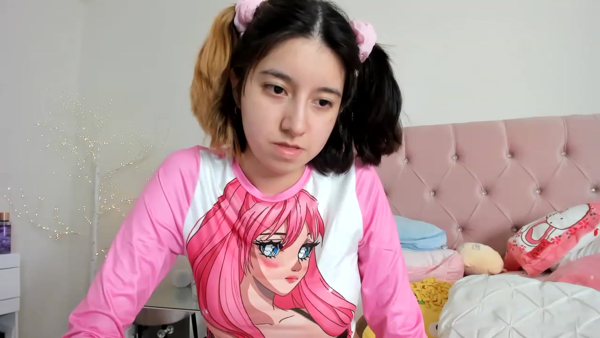 Gallery image thumbnail from Cherrycute666's myfreecams stream on, 12/17/2022, 12:37 image 4 of 20
