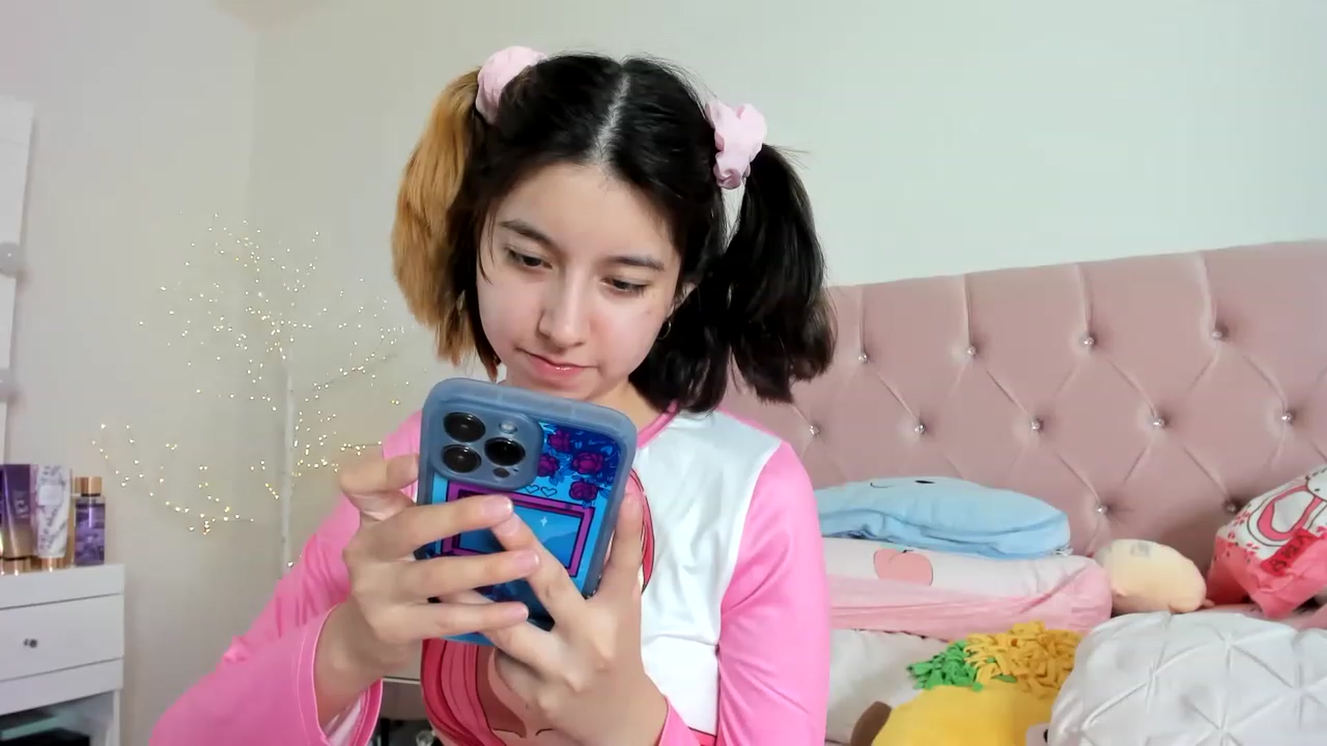 Gallery image thumbnail from Cherrycute666's myfreecams stream on, 12/17/2022, 12:37 image 6 of 20