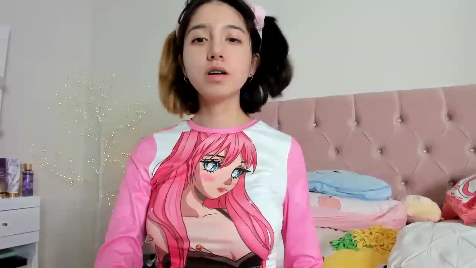 Gallery image thumbnail from Cherrycute666's myfreecams stream on, 12/17/2022, 12:37 image 10 of 20