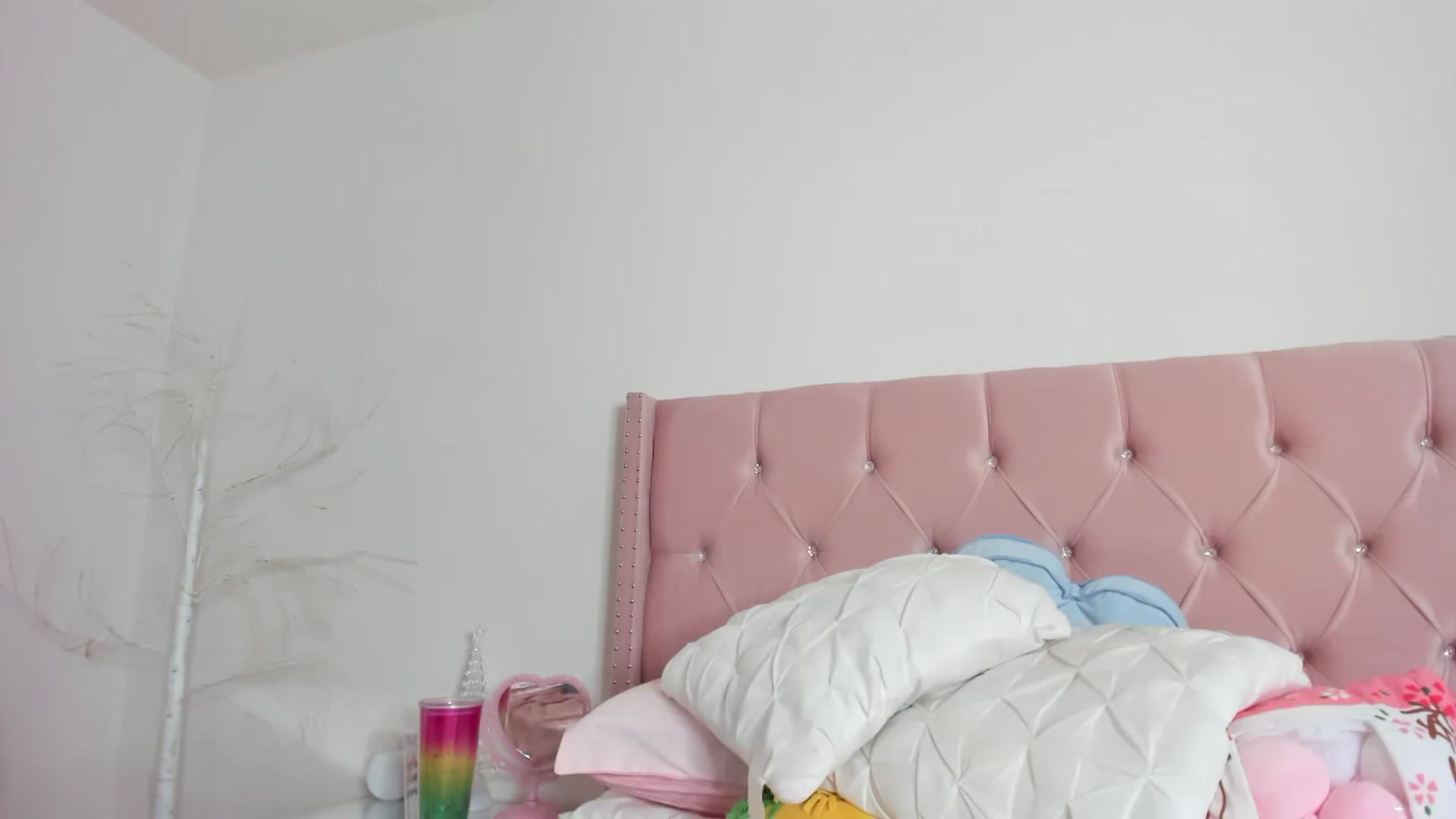 Gallery image thumbnail from Cherrycute666's myfreecams stream on, 12/21/2022, 03:54 image 13 of 20