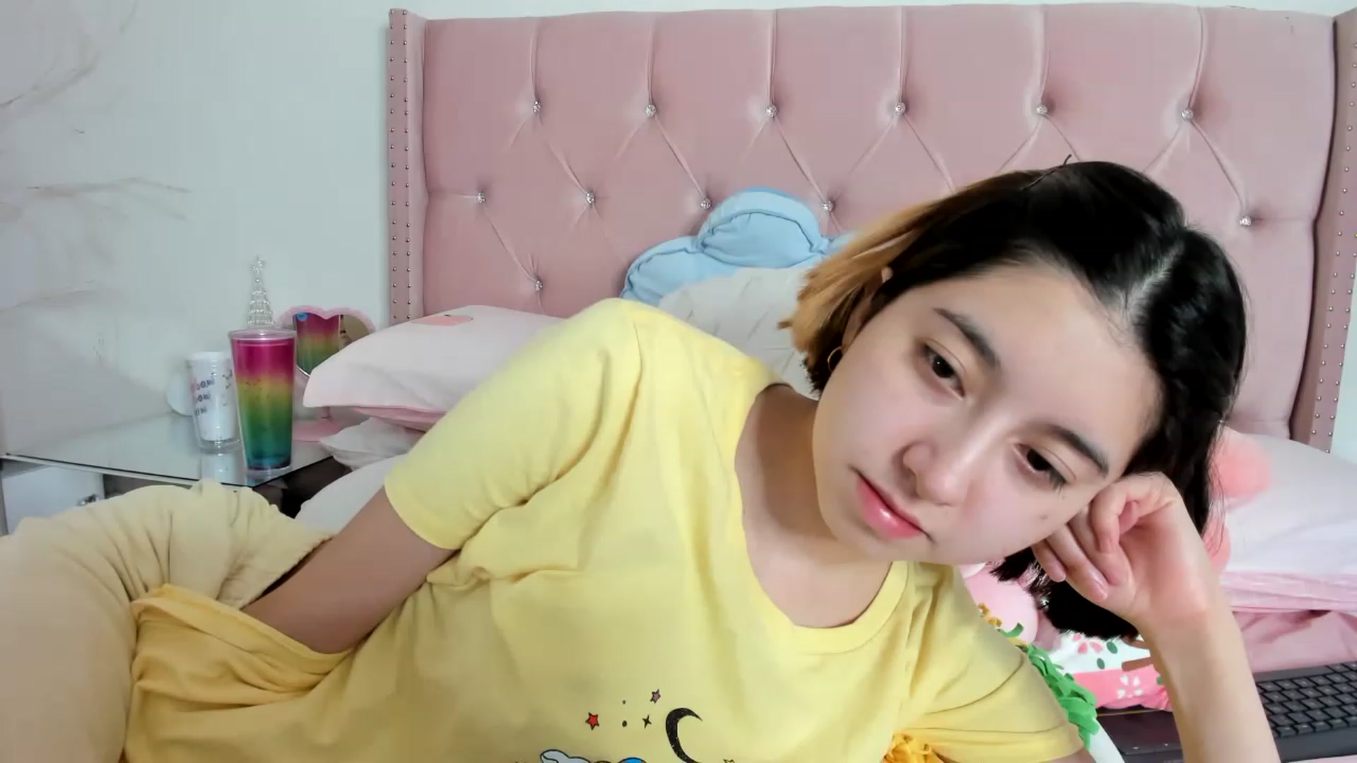 Gallery image thumbnail from Cherrycute666's myfreecams stream on, 12/21/2022, 04:26 image 11 of 20
