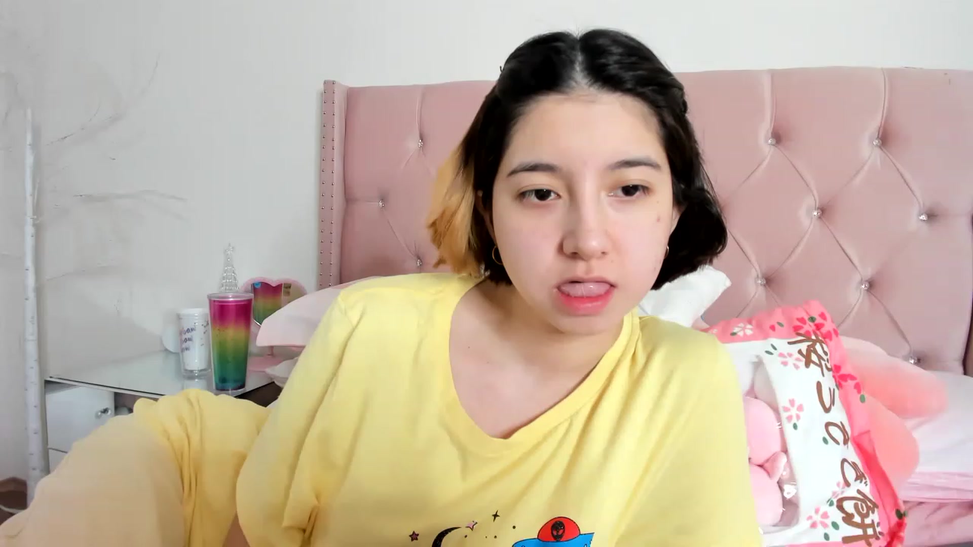 Gallery image thumbnail from Cherrycute666's myfreecams stream on, 12/21/2022, 04:26 image 5 of 20