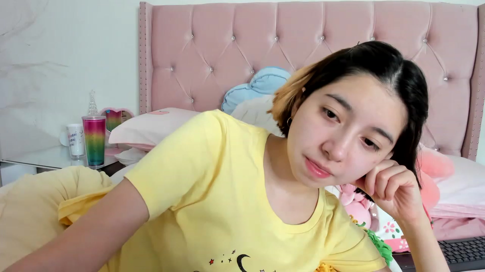 Gallery image thumbnail from Cherrycute666's myfreecams stream on, 12/21/2022, 04:26 image 12 of 20