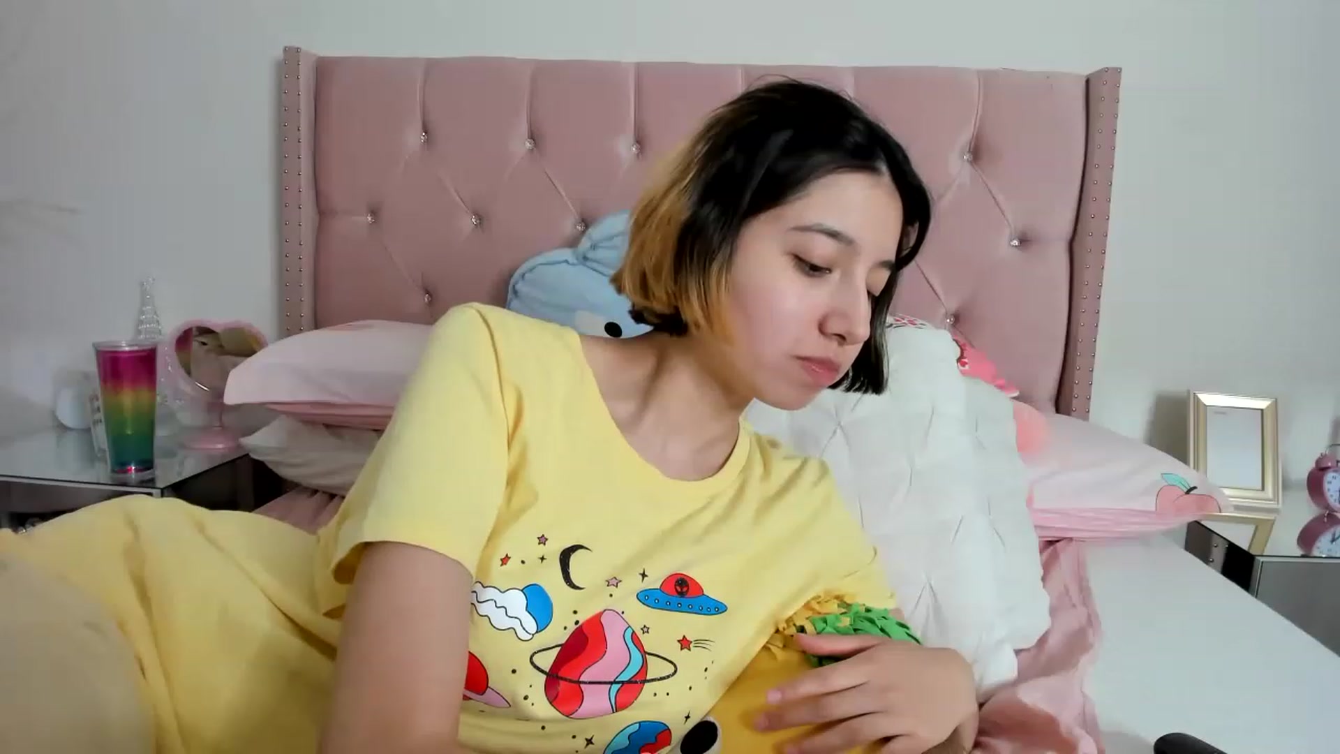 Gallery image thumbnail from Cherrycute666's myfreecams stream on, 12/21/2022, 12:56 image 6 of 20