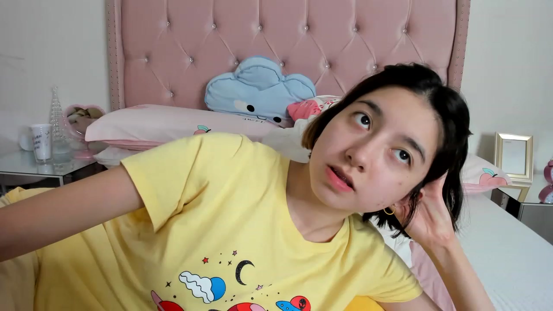 Gallery image thumbnail from Cherrycute666's myfreecams stream on, 12/21/2022, 12:56 image 10 of 20