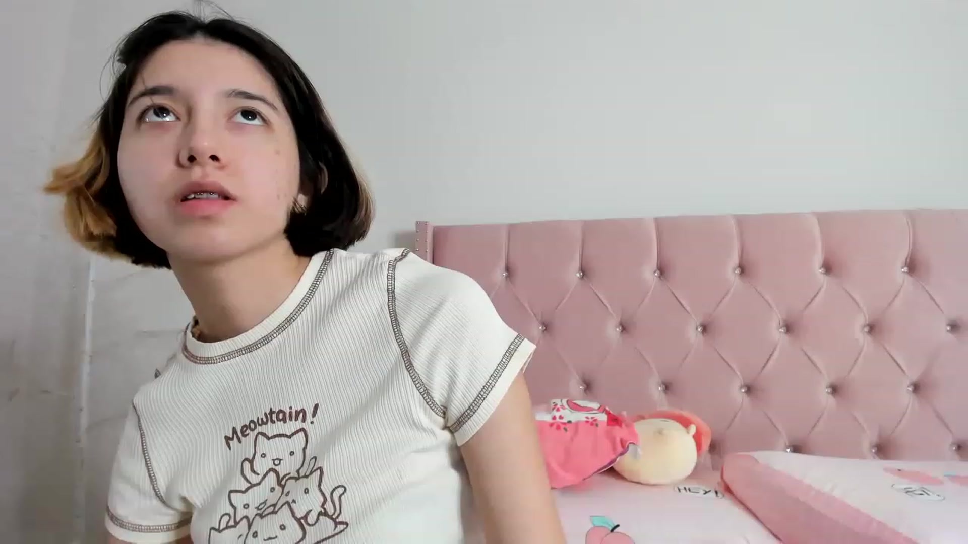 Gallery image thumbnail from Cherrycute666's myfreecams stream on, 12/21/2022, 16:46 image 7 of 20