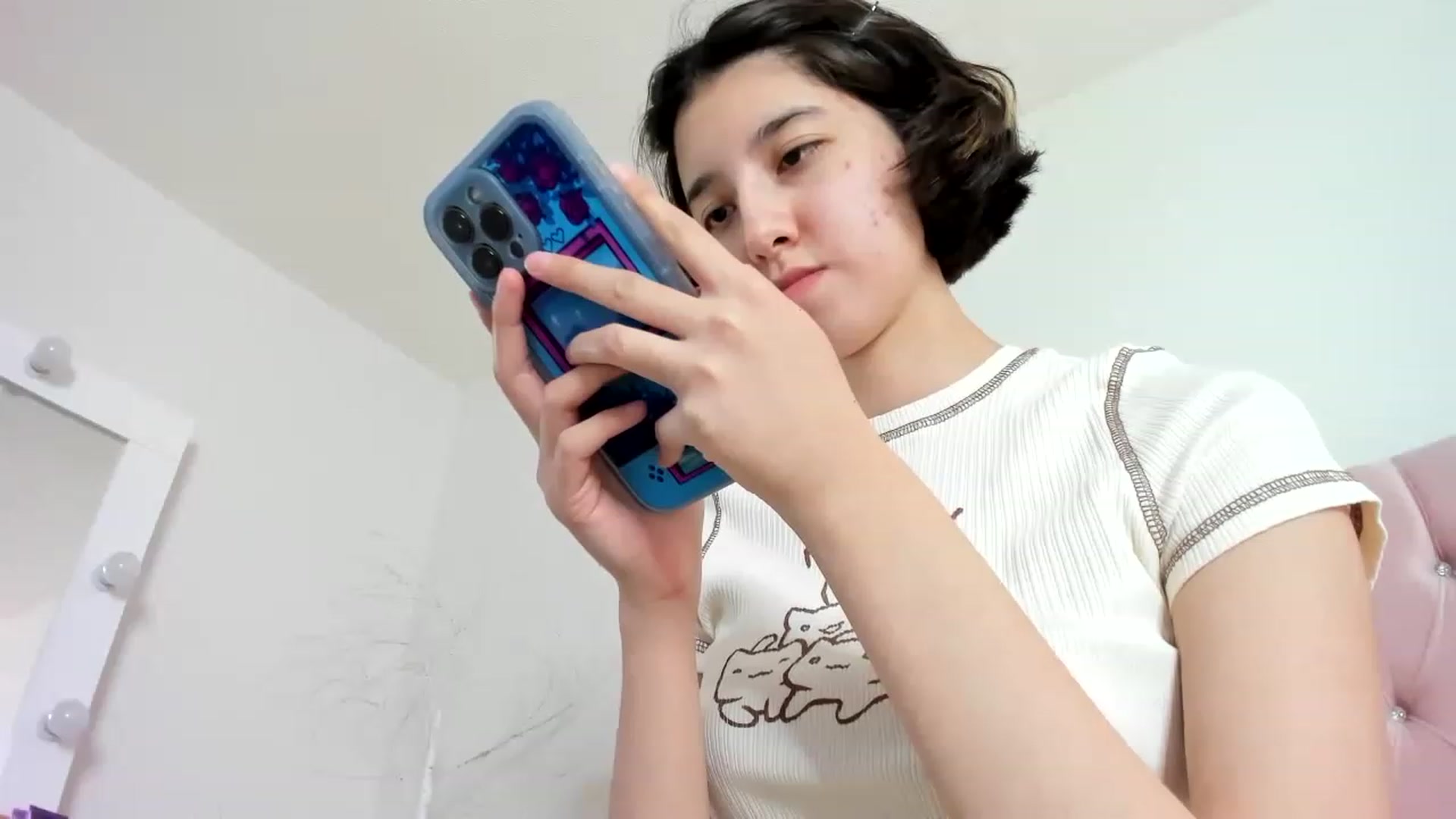 Gallery image thumbnail from Cherrycute666's myfreecams stream on, 12/21/2022, 16:46 image 16 of 20