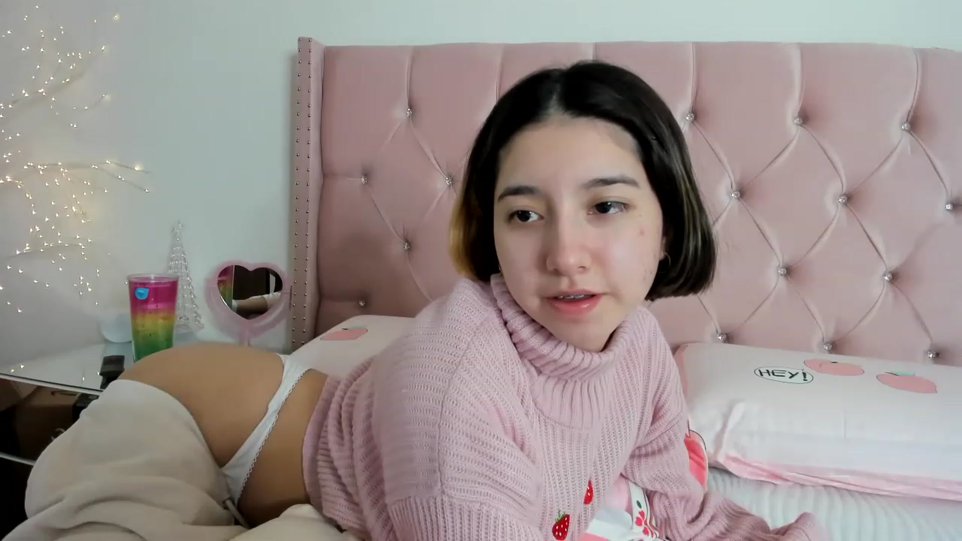 Gallery image thumbnail from Cherrycute666's myfreecams stream on, 12/22/2022, 15:53 image 11 of 20