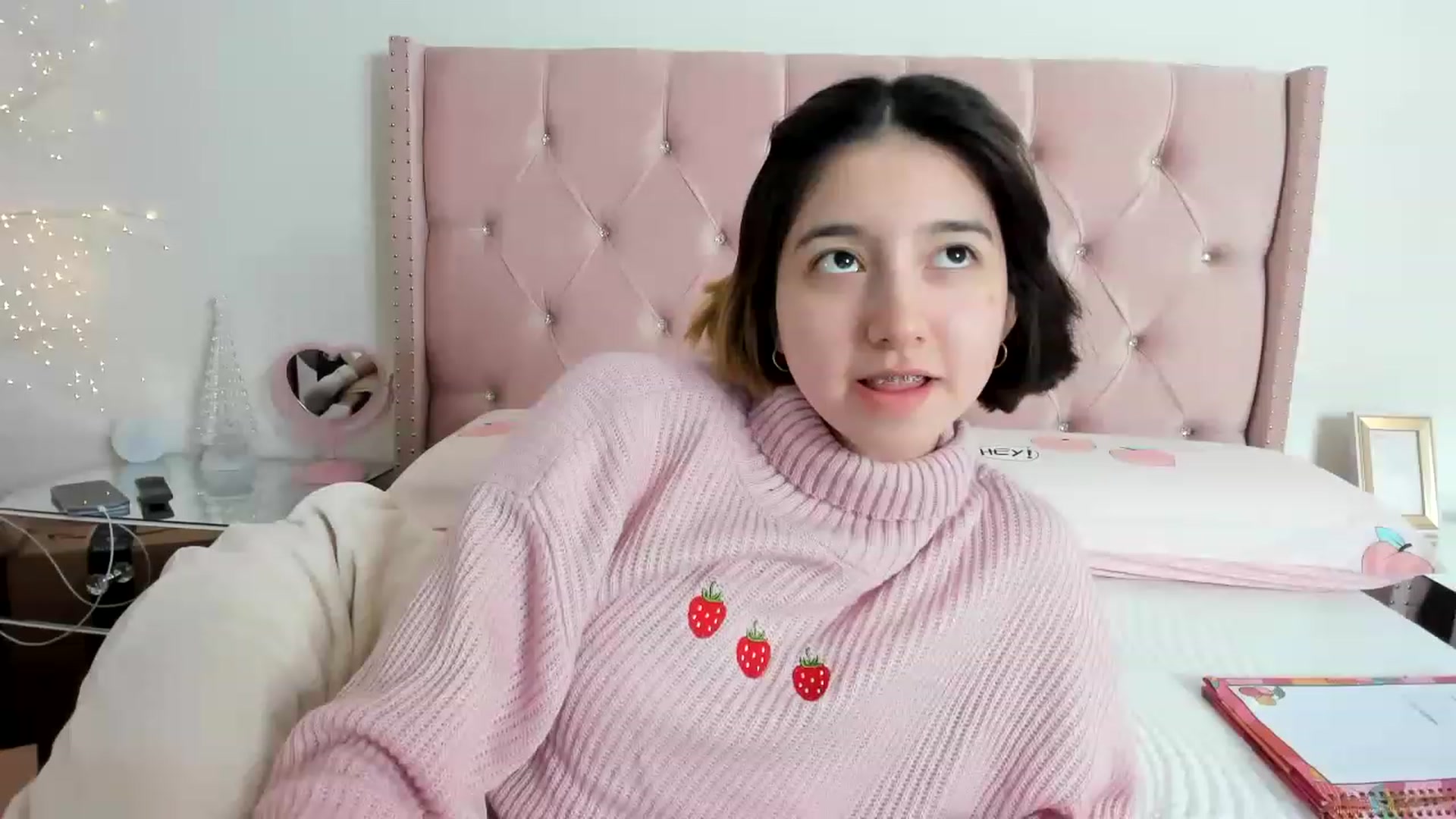 Gallery image thumbnail from Cherrycute666's myfreecams stream on, 12/22/2022, 17:29 image 5 of 20