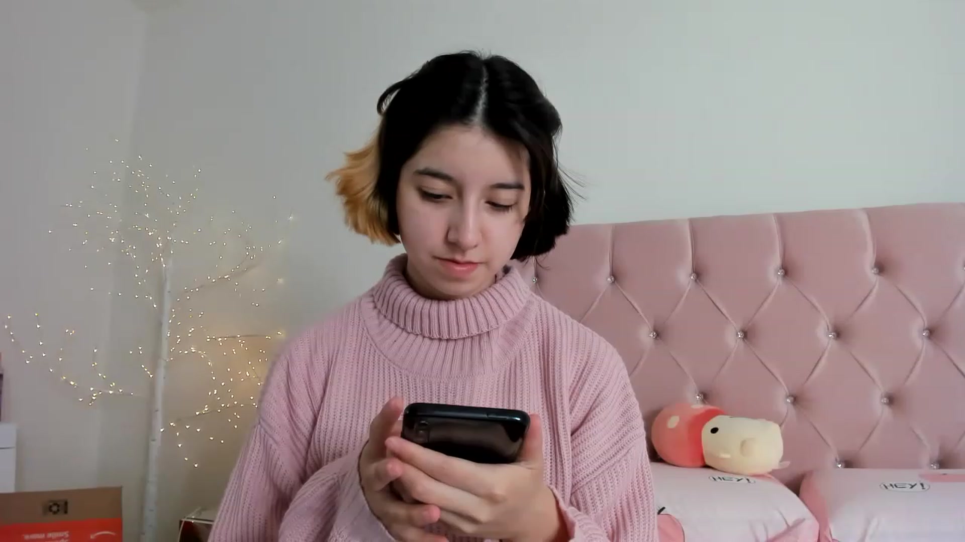 Gallery image thumbnail from Cherrycute666's myfreecams stream on, 12/22/2022, 17:29 image 3 of 20
