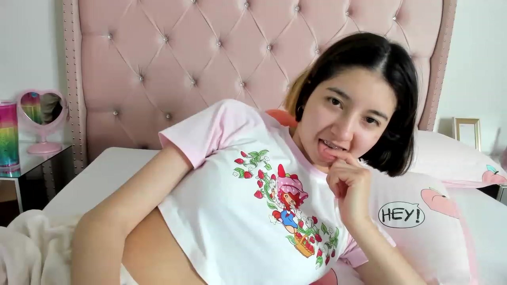 Gallery image thumbnail from Cherrycute666's myfreecams stream on, 12/23/2022, 01:05 image 11 of 20