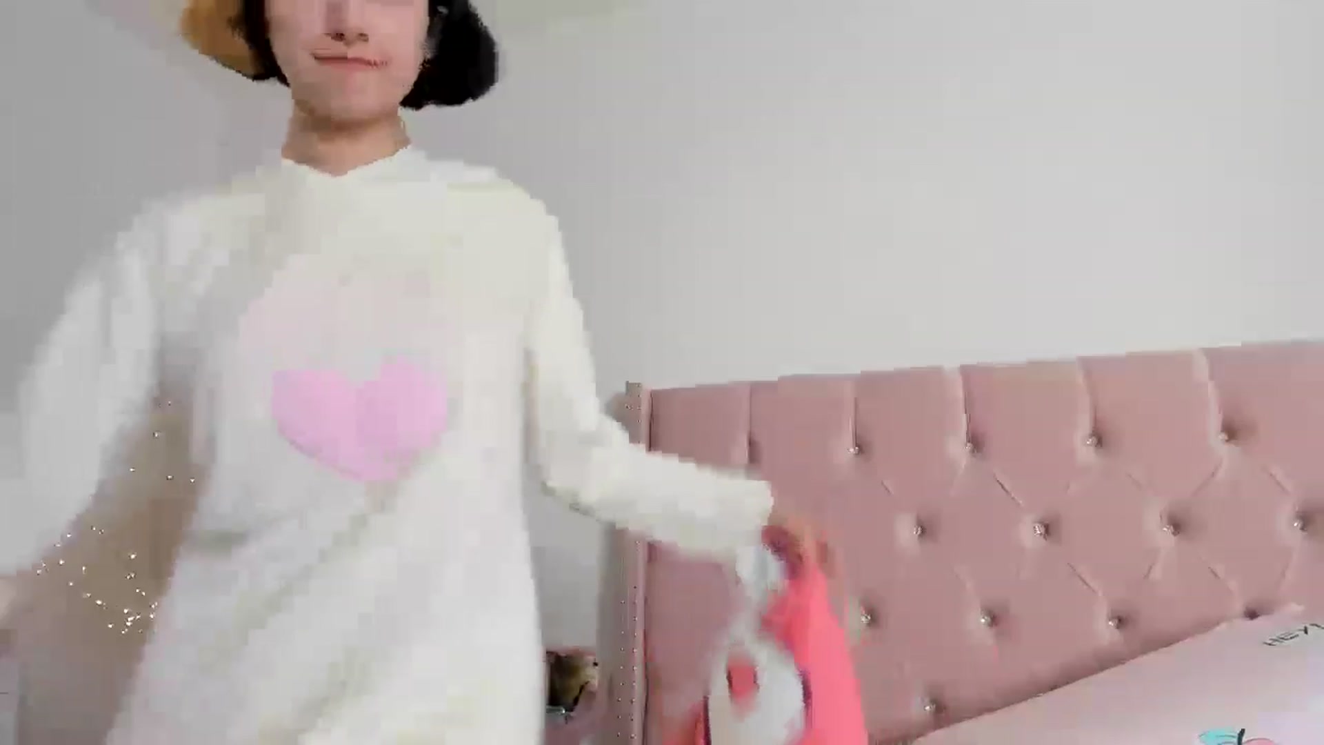 Gallery image thumbnail from Cherrycute666's myfreecams stream on, 12/23/2022, 05:30 image 18 of 20