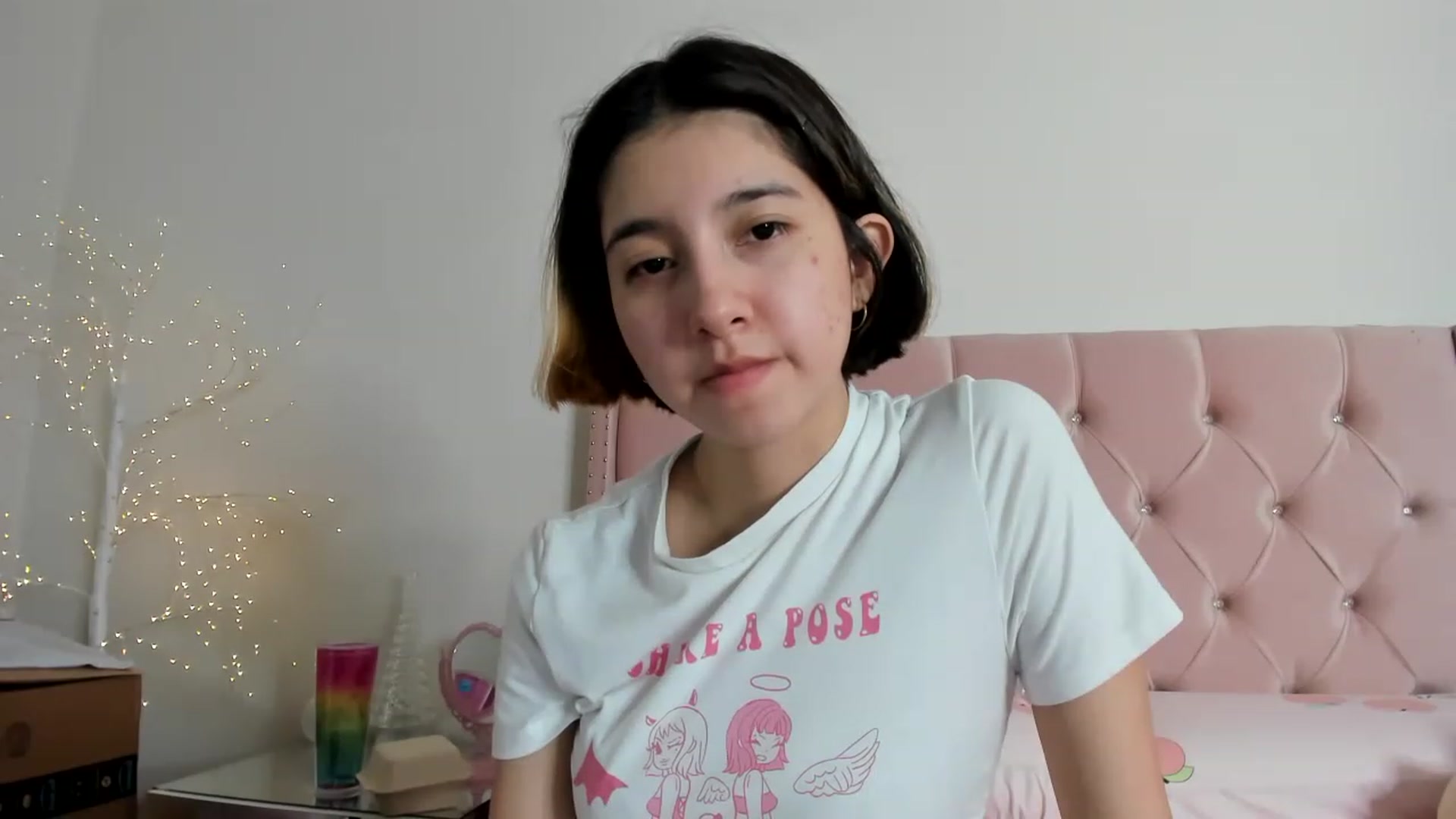 Gallery image thumbnail from Cherrycute666's myfreecams stream on, 12/24/2022, 01:08 image 20 of 20