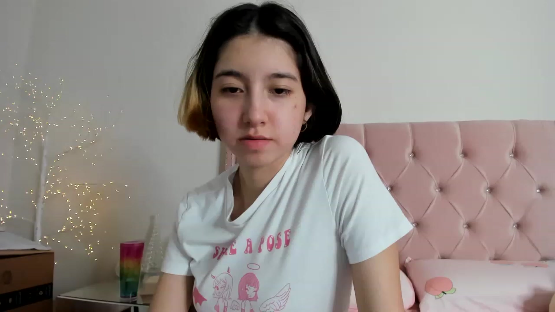 Gallery image thumbnail from Cherrycute666's myfreecams stream on, 12/24/2022, 01:46 image 17 of 20