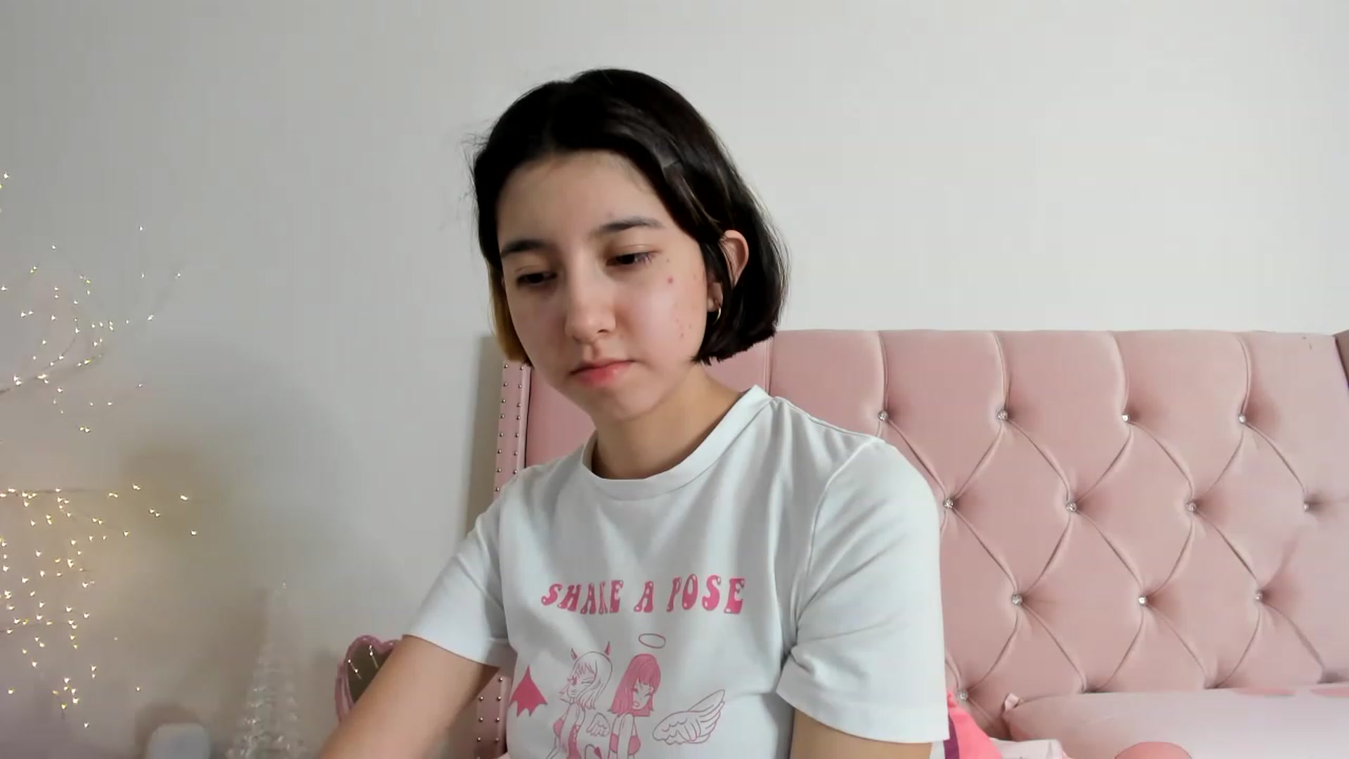 Gallery image thumbnail from Cherrycute666's myfreecams stream on, 12/24/2022, 04:24 image 10 of 20