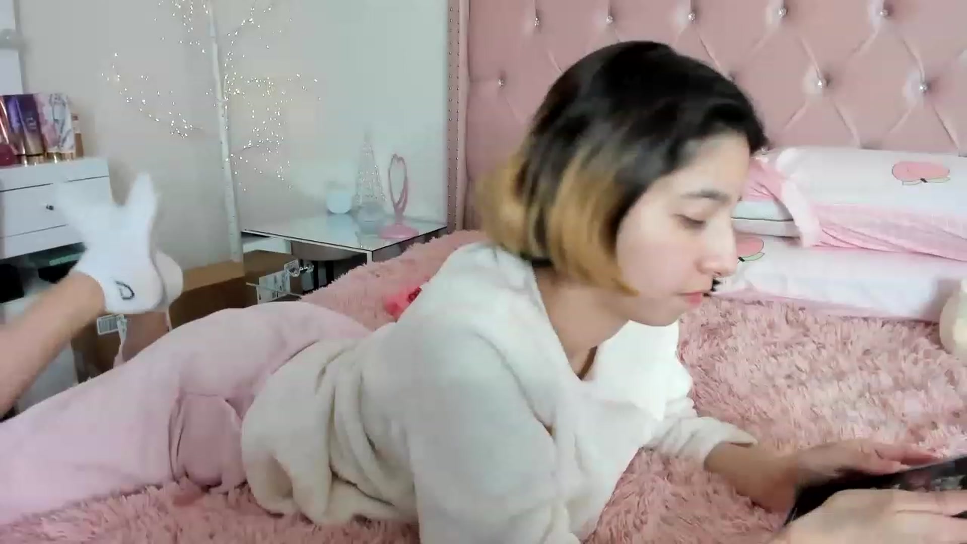 Gallery image thumbnail from Cherrycute666's myfreecams stream on, 12/24/2022, 15:58 image 9 of 20