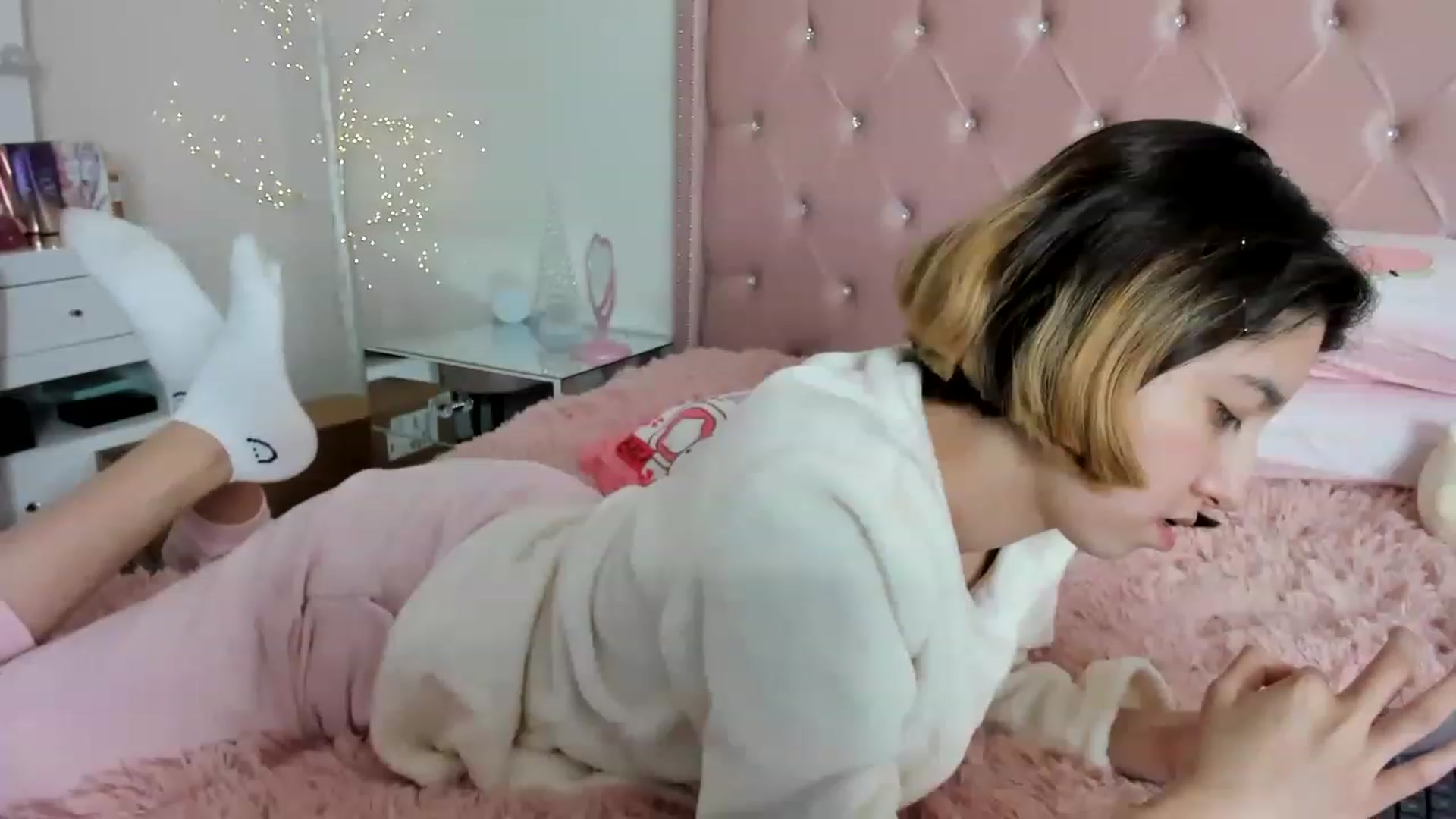 Gallery image thumbnail from Cherrycute666's myfreecams stream on, 12/24/2022, 15:58 image 7 of 20