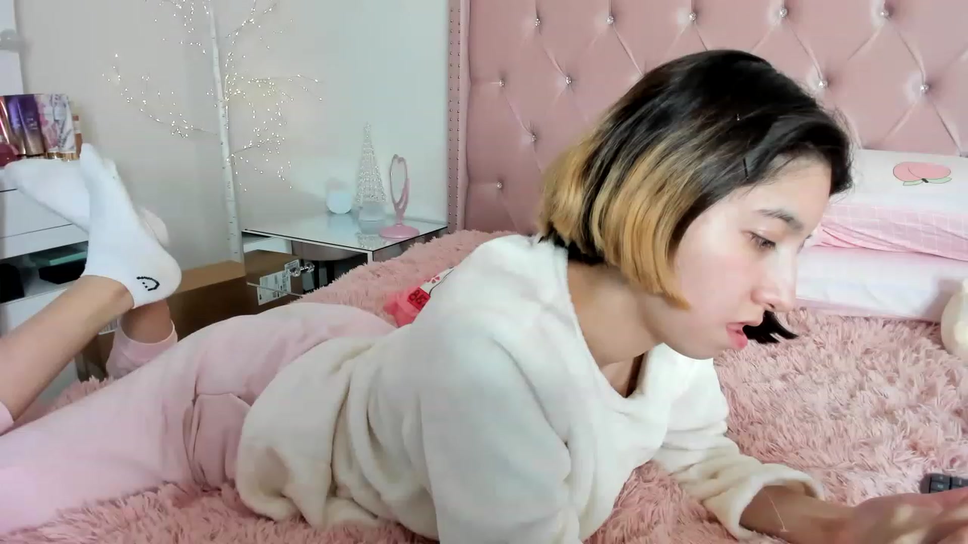Gallery image thumbnail from Cherrycute666's myfreecams stream on, 12/24/2022, 15:58 image 8 of 20