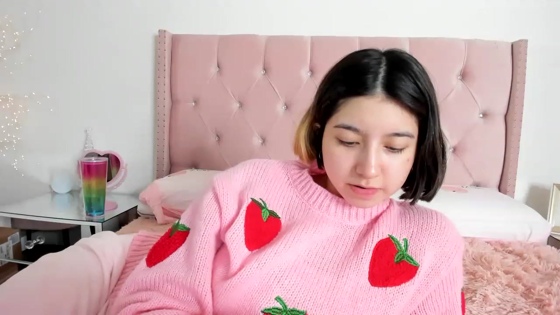 Gallery image thumbnail from Cherrycute666's myfreecams stream on, 12/25/2022, 23:57 image 4 of 20