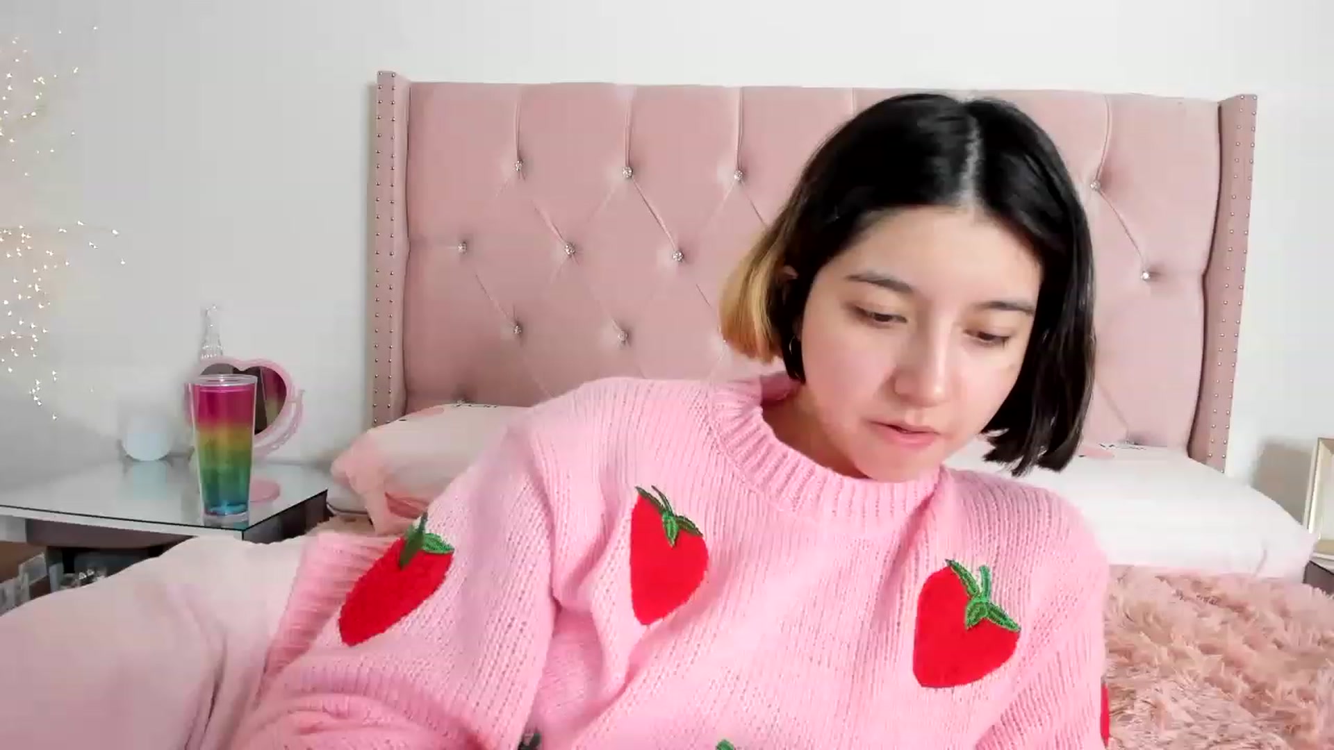 Gallery image thumbnail from Cherrycute666's myfreecams stream on, 12/25/2022, 23:57 image 2 of 20