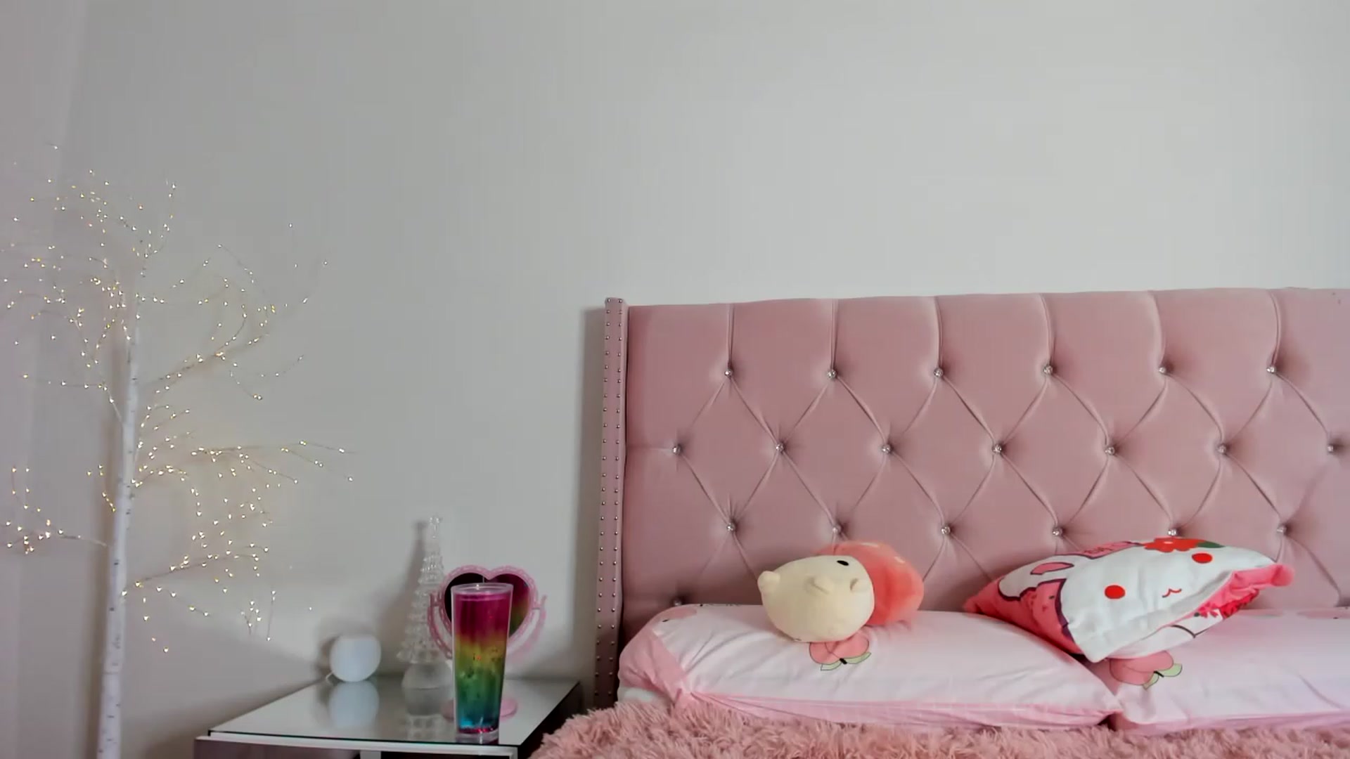 Gallery image thumbnail from Cherrycute666's myfreecams stream on, 12/26/2022, 04:35 image 15 of 20