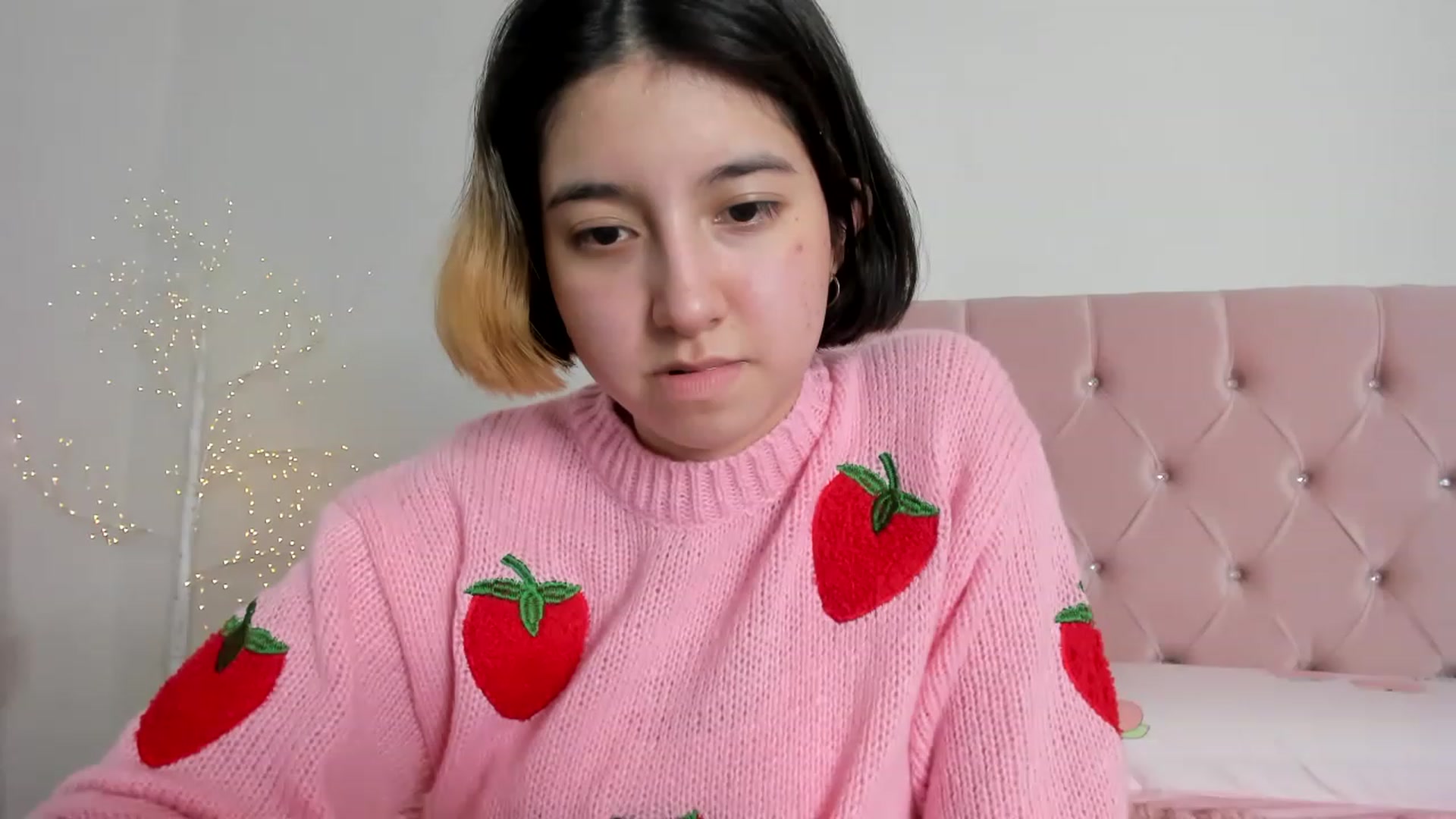 Gallery image thumbnail from Cherrycute666's myfreecams stream on, 12/26/2022, 06:51 image 20 of 20