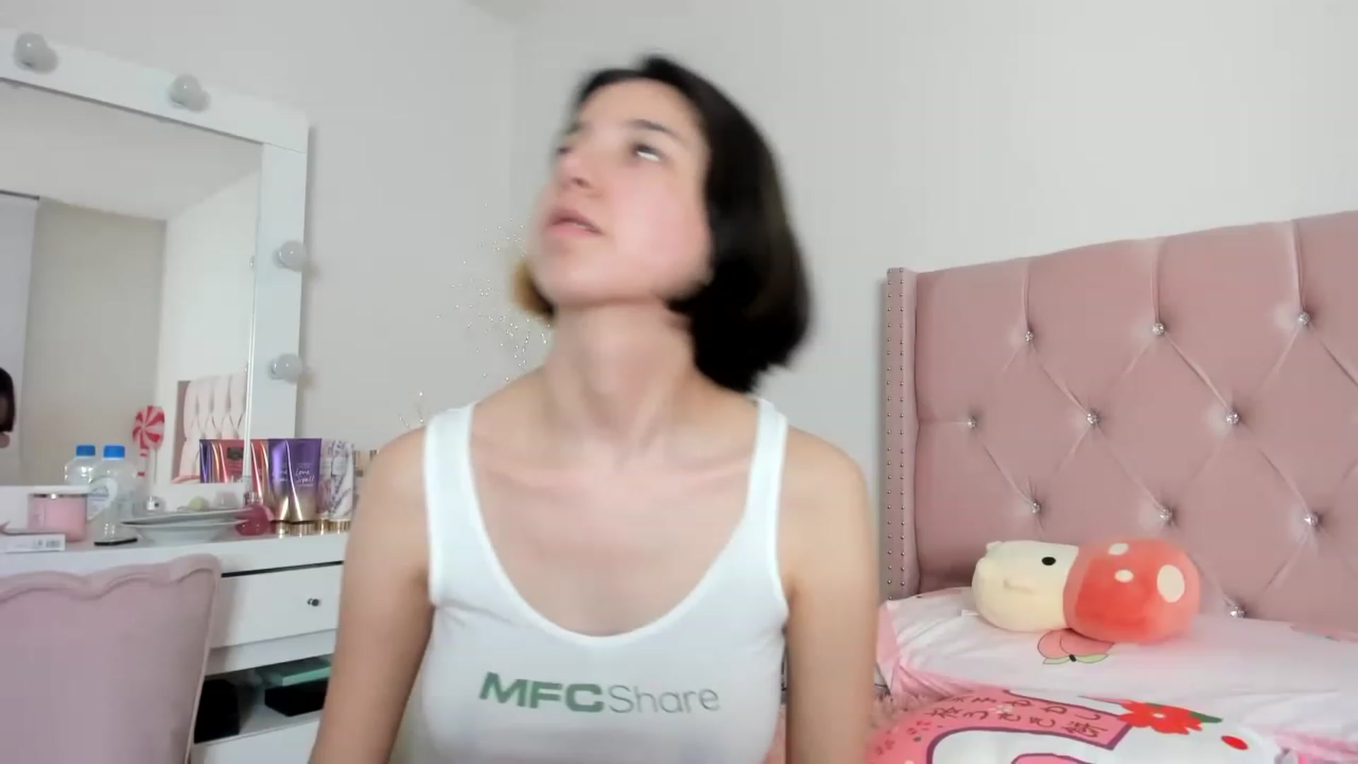 Gallery image thumbnail from Cherrycute666's myfreecams stream on, 12/26/2022, 07:20 image 16 of 20
