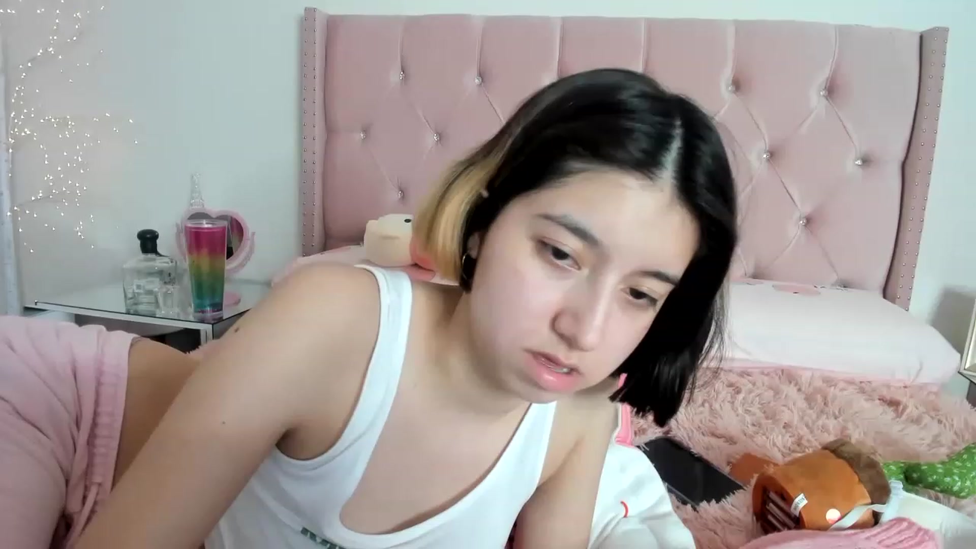 Gallery image thumbnail from Cherrycute666's myfreecams stream on, 12/26/2022, 07:41 image 4 of 20