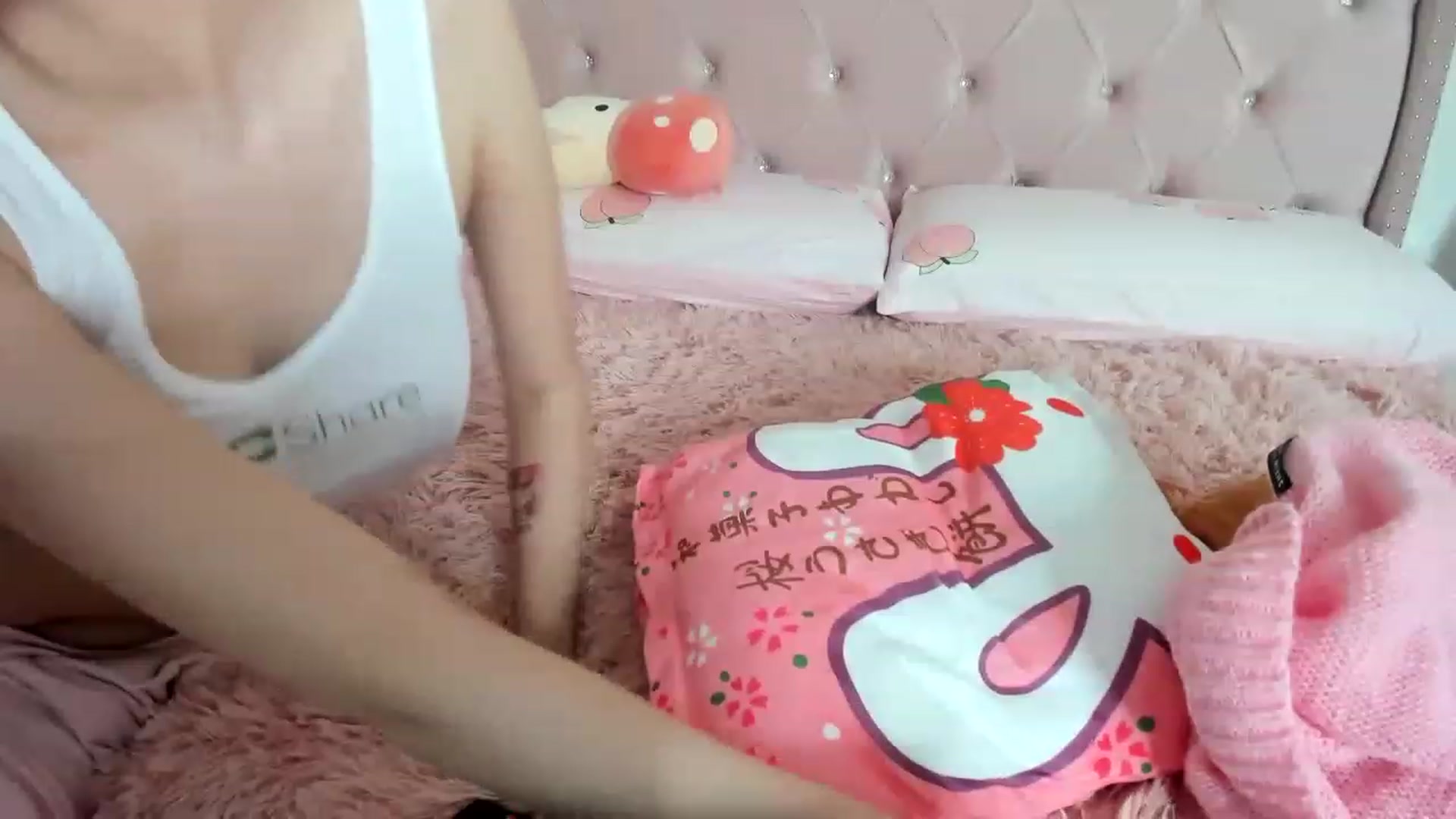 Gallery image thumbnail from Cherrycute666's myfreecams stream on, 12/26/2022, 07:41 image 12 of 20