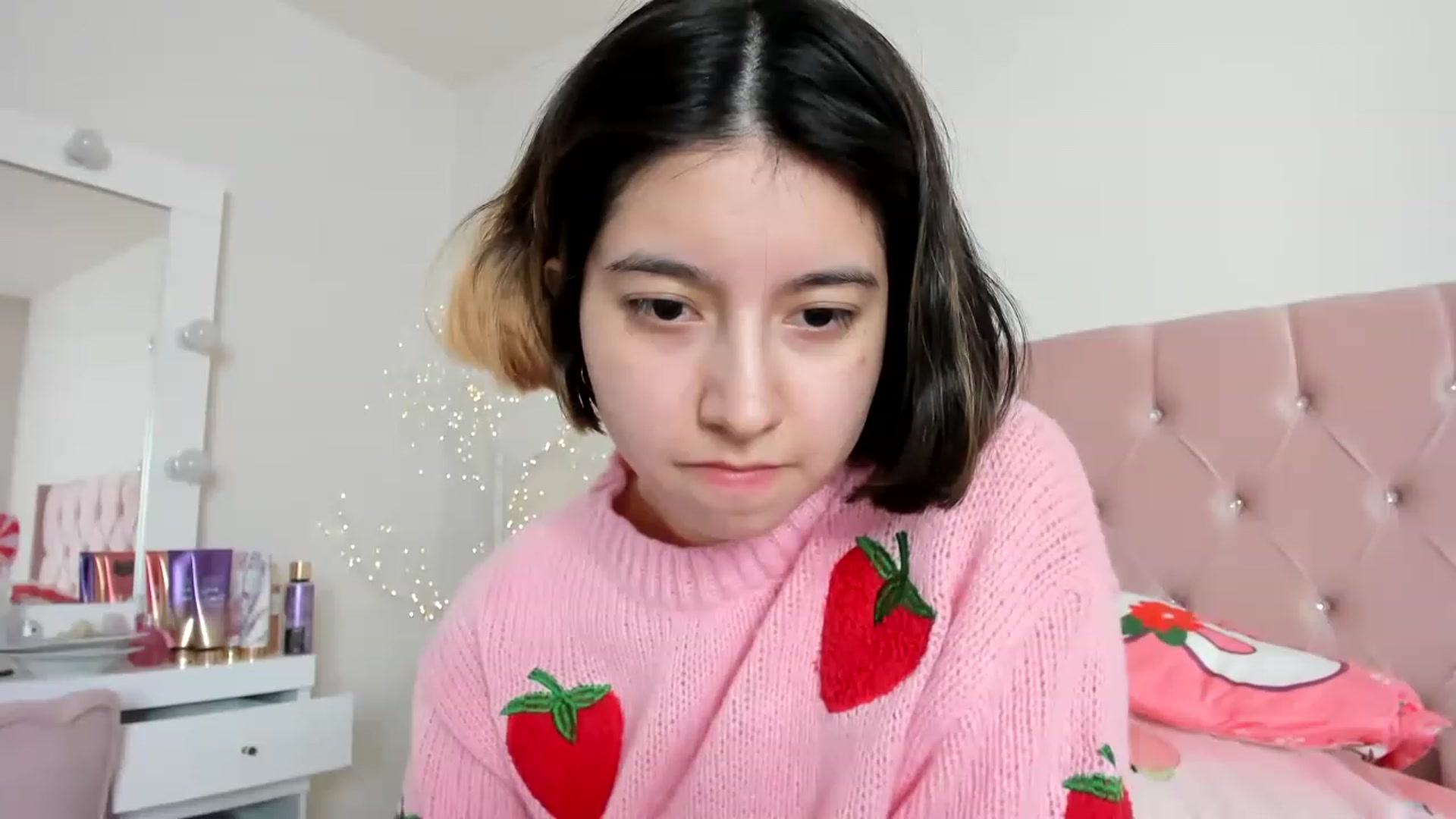 Gallery image thumbnail from Cherrycute666's myfreecams stream on, 12/26/2022, 12:58 image 19 of 20