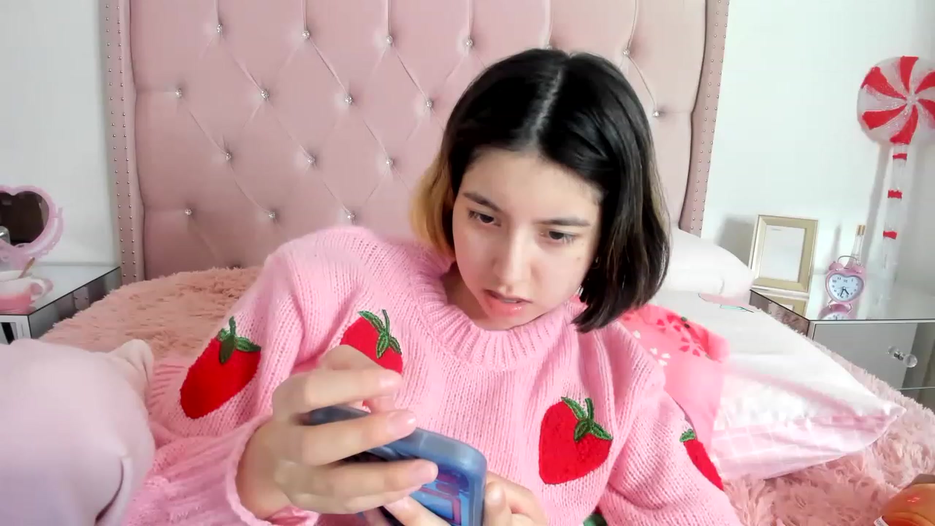 Gallery image thumbnail from Cherrycute666's myfreecams stream on, 12/26/2022, 12:58 image 6 of 20