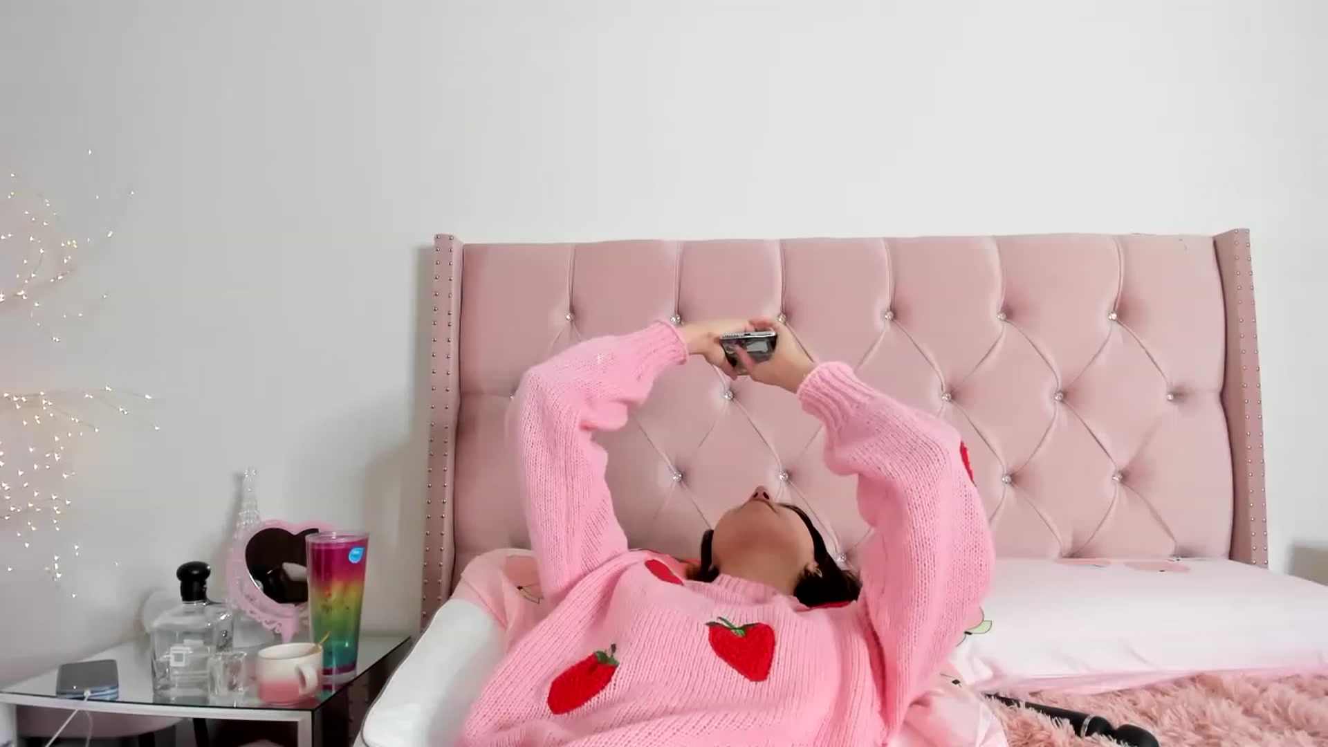 Gallery image thumbnail from Cherrycute666's myfreecams stream on, 12/26/2022, 13:21 image 14 of 20