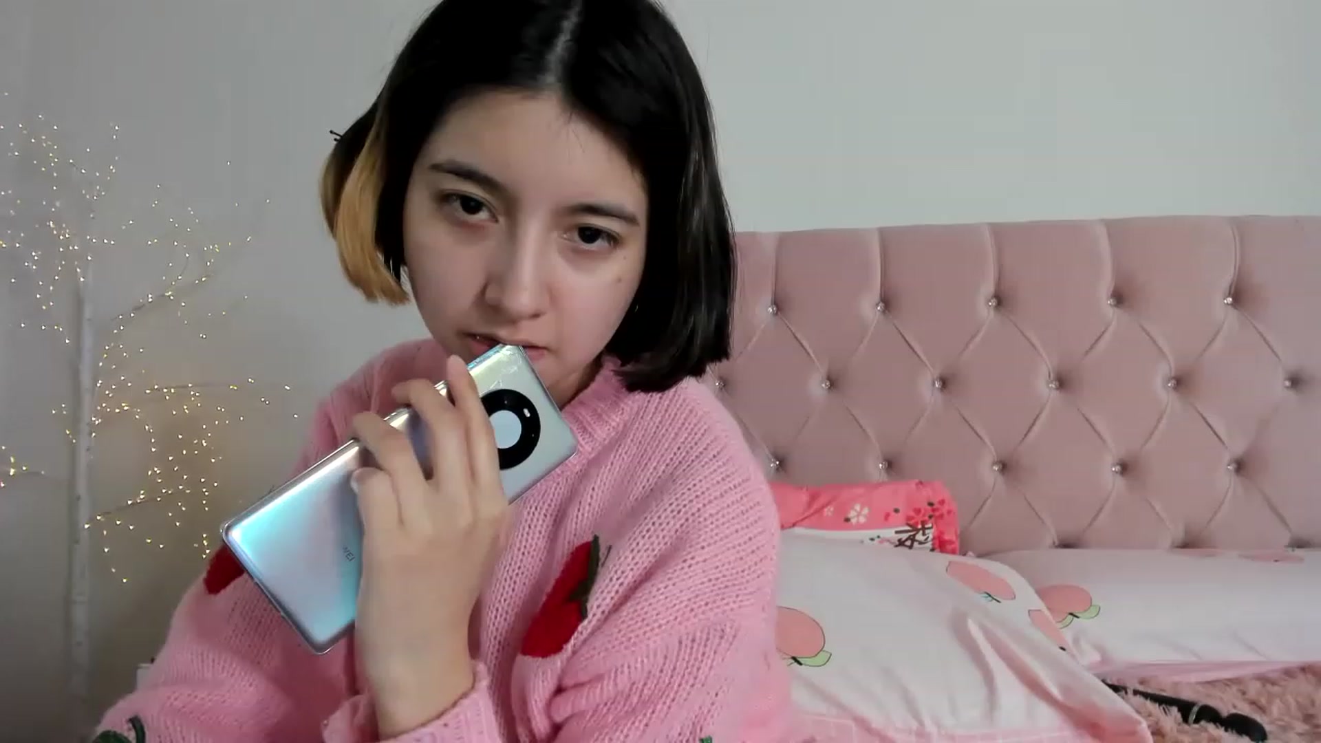 Gallery image thumbnail from Cherrycute666's myfreecams stream on, 12/26/2022, 13:21 image 13 of 20