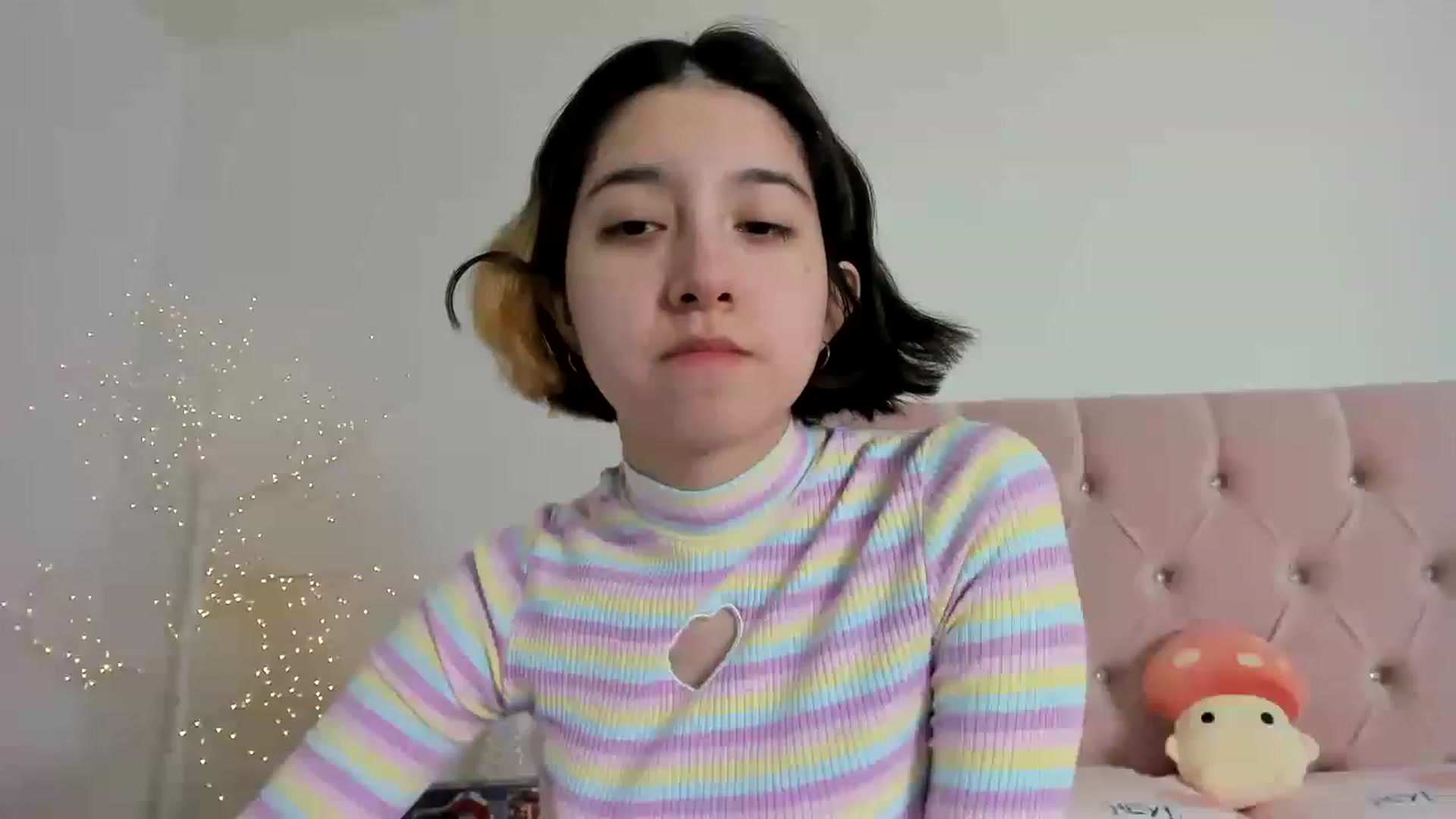 Gallery image thumbnail from Cherrycute666's myfreecams stream on, 12/27/2022, 01:54 image 13 of 20