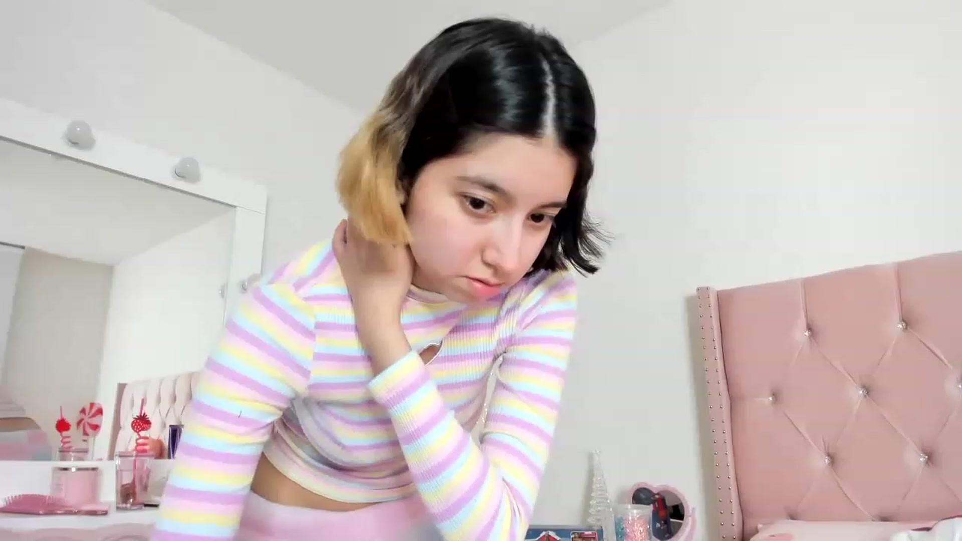 Gallery image thumbnail from Cherrycute666's myfreecams stream on, 12/27/2022, 03:54 image 7 of 20