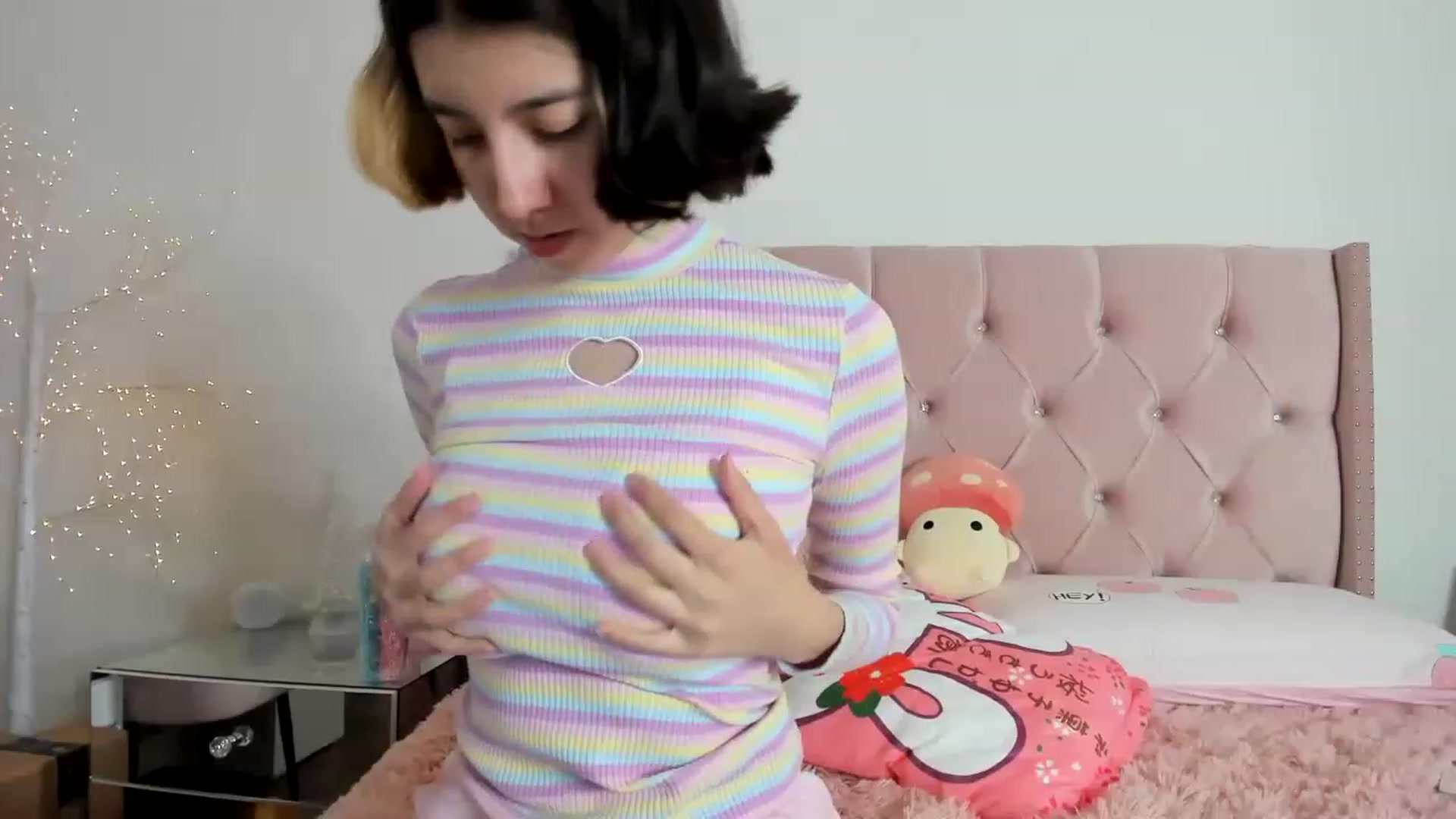 Gallery image thumbnail from Cherrycute666's myfreecams stream on, 12/27/2022, 09:12 image 10 of 20