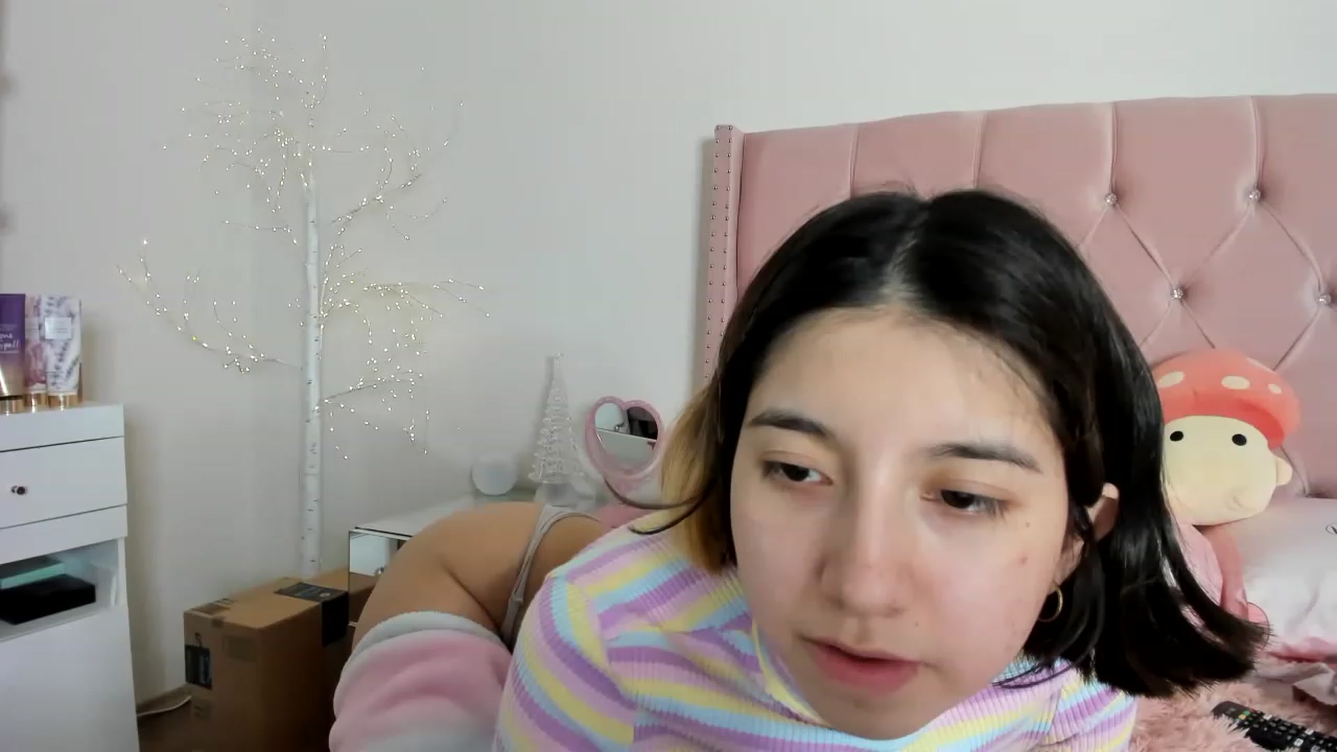 Gallery image thumbnail from Cherrycute666's myfreecams stream on, 12/27/2022, 11:05 image 3 of 20
