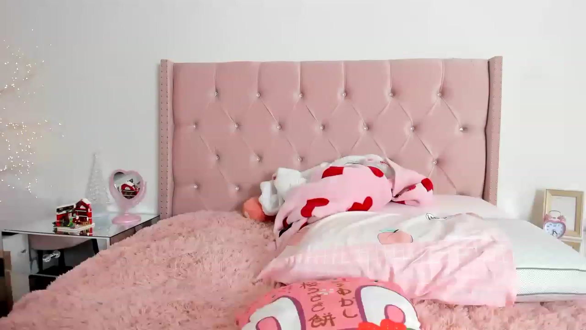 Gallery image thumbnail from Cherrycute666's myfreecams stream on, 12/27/2022, 15:58 image 18 of 20