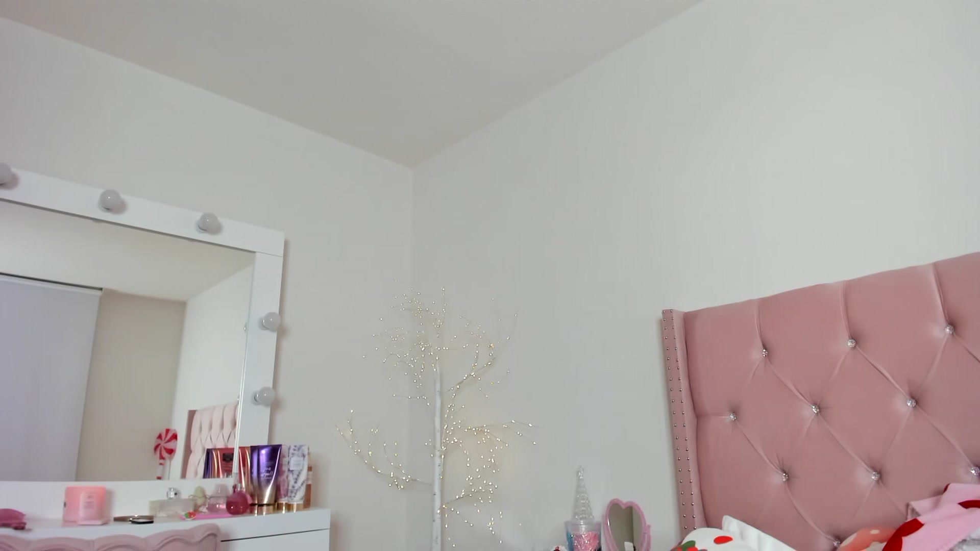 Gallery image thumbnail from Cherrycute666's myfreecams stream on, 12/28/2022, 03:55 image 5 of 20